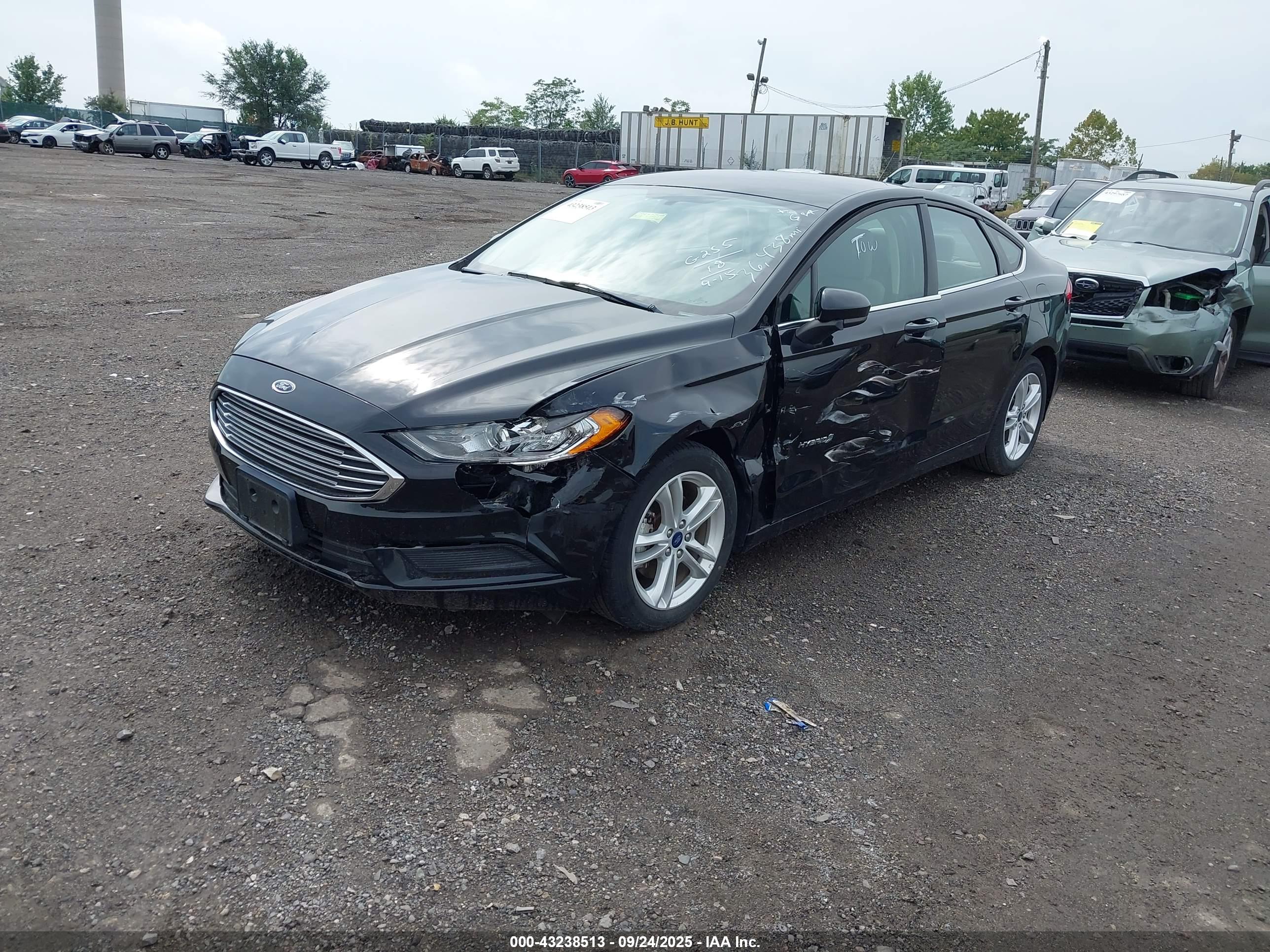 FORD FUSION image 2