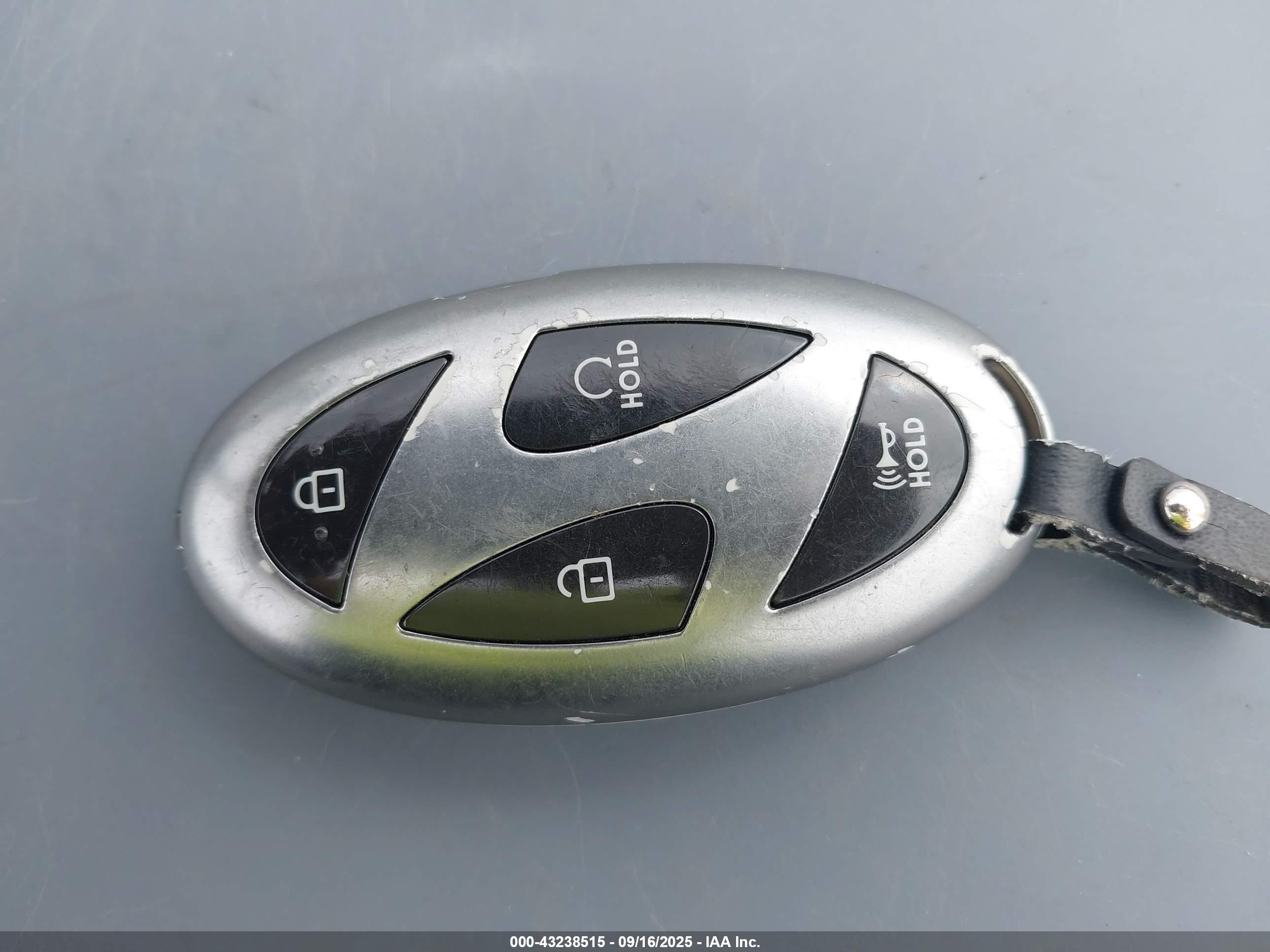 HYUNDAI ELANTRA image 11