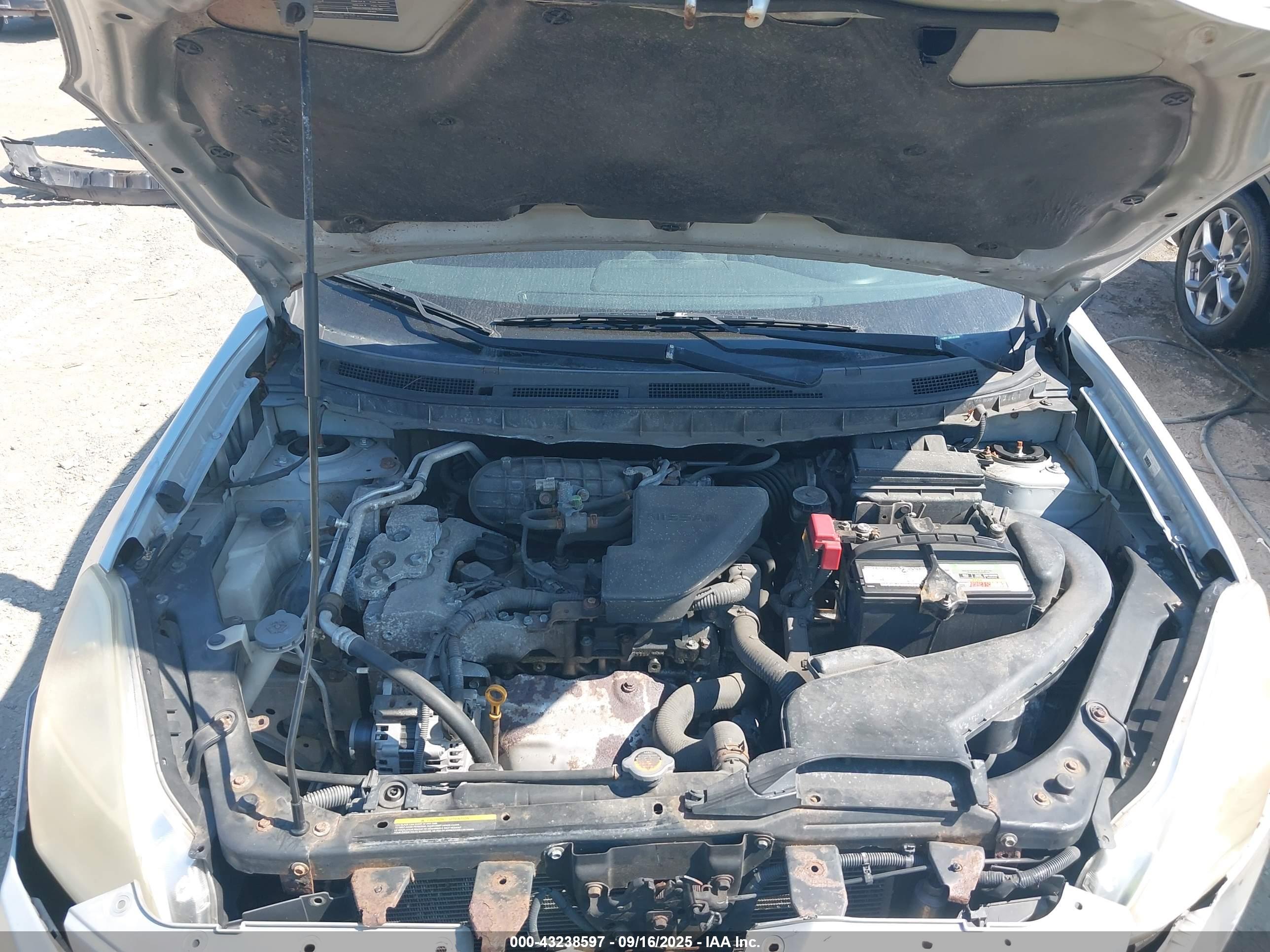 NISSAN ROGUE image 10