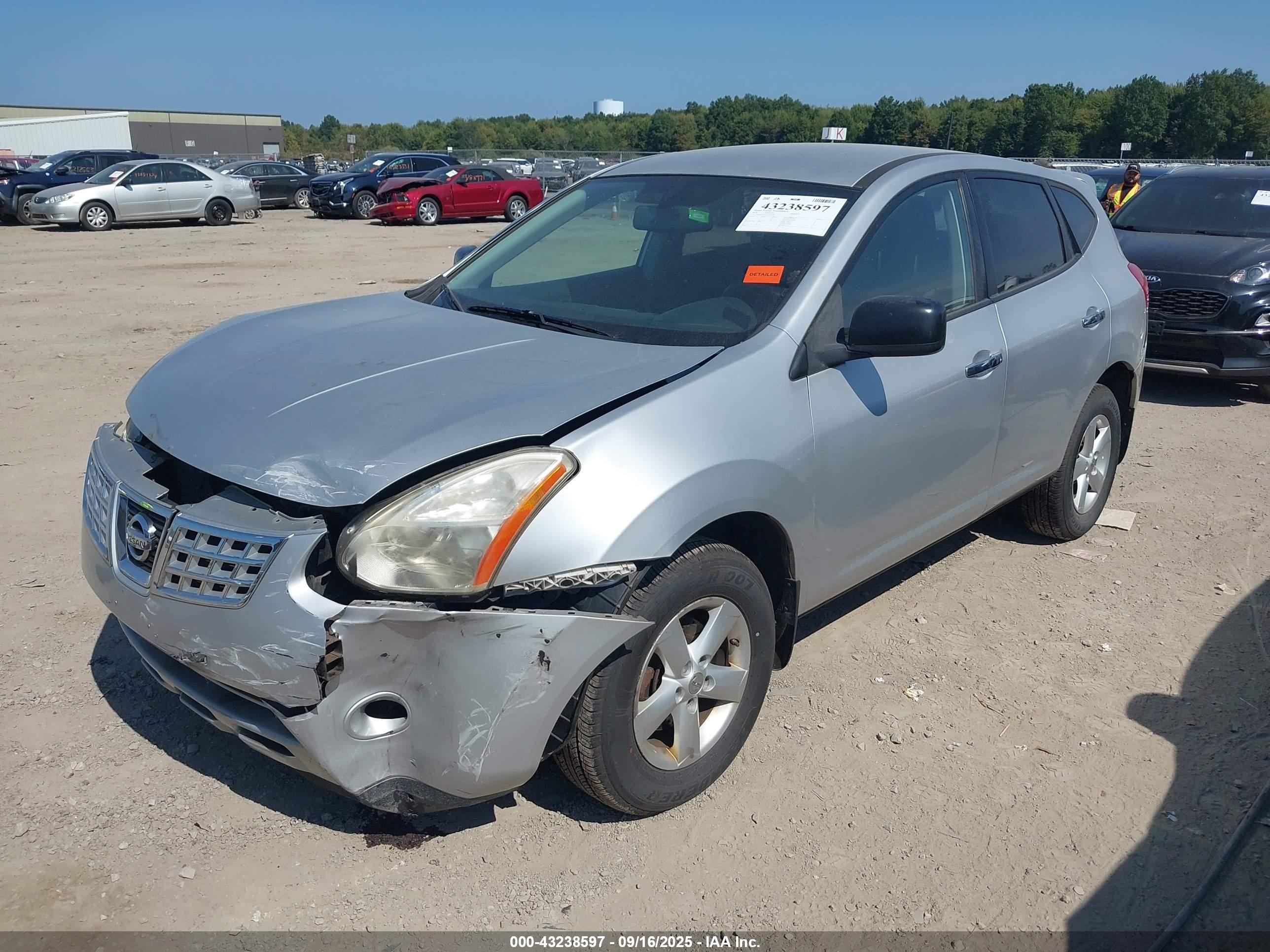 NISSAN ROGUE image 2