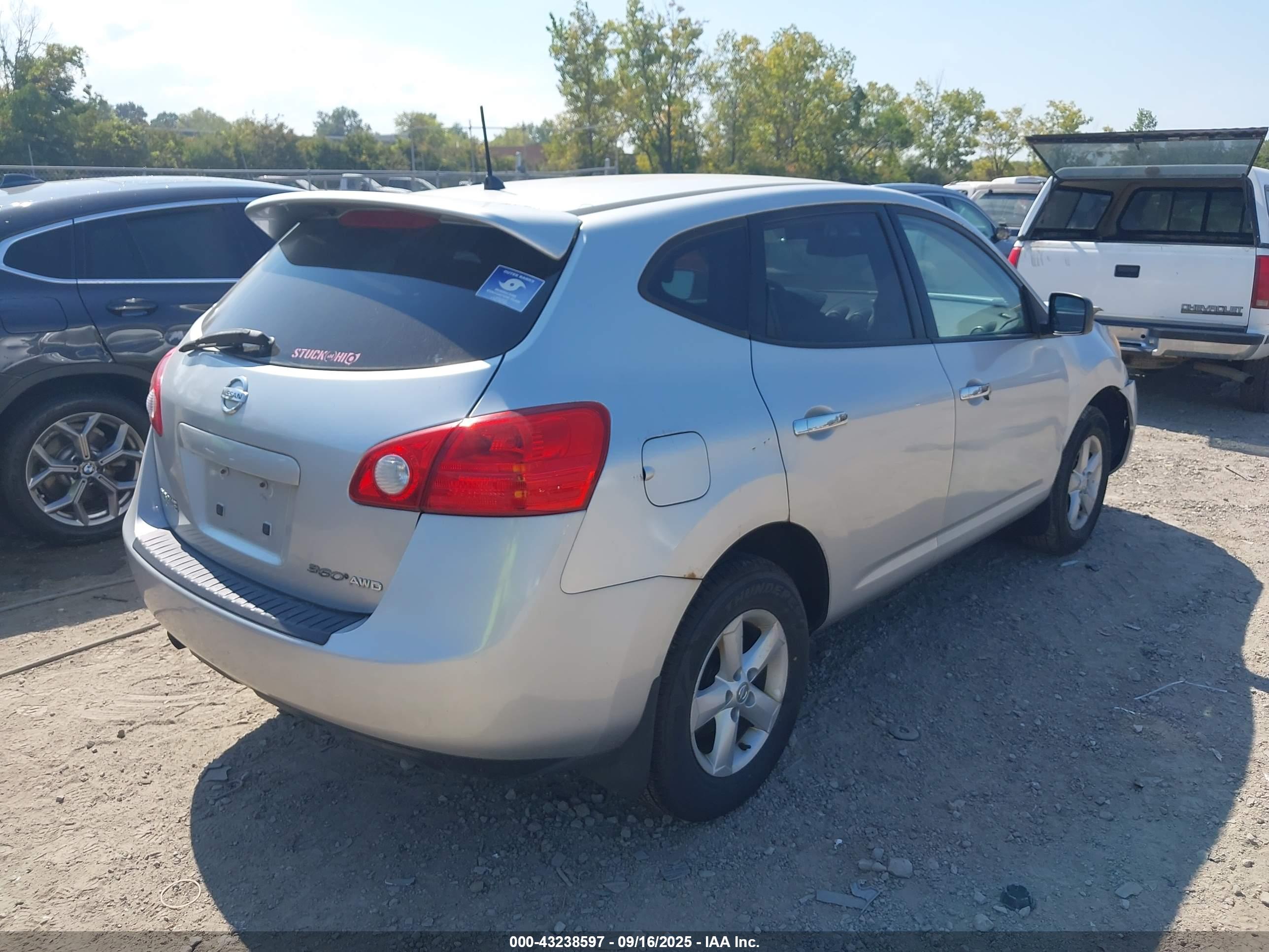 NISSAN ROGUE image 4