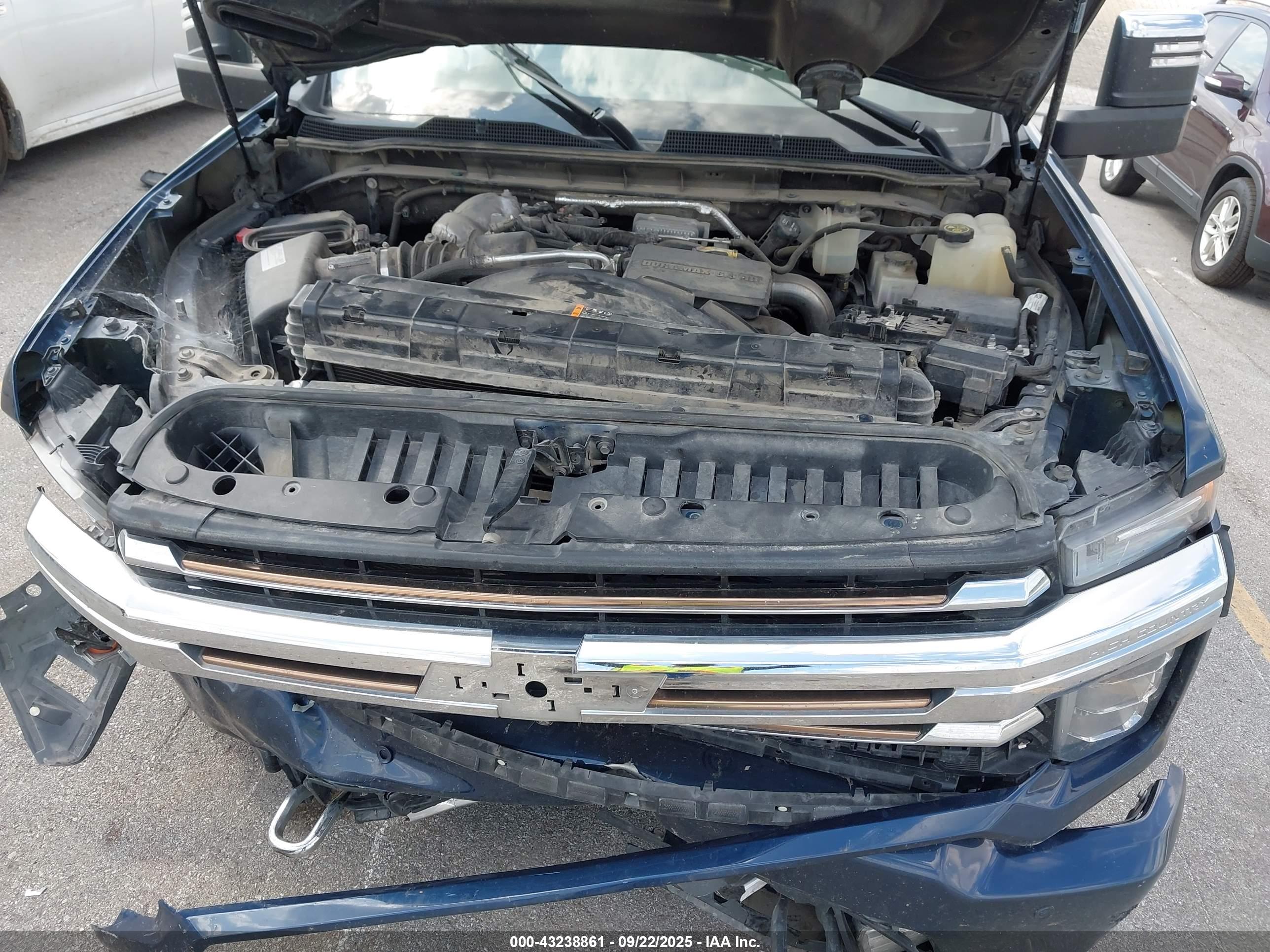 CHEVROLET SILVERADO image 10