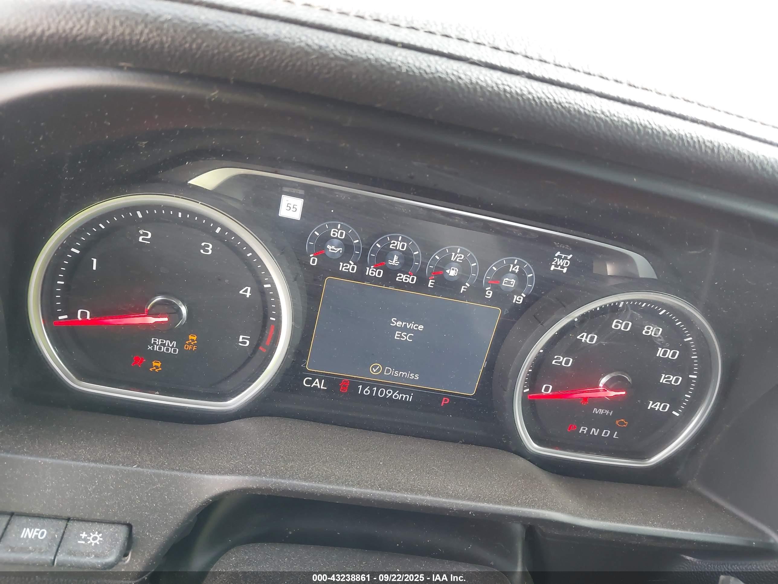CHEVROLET SILVERADO image 6