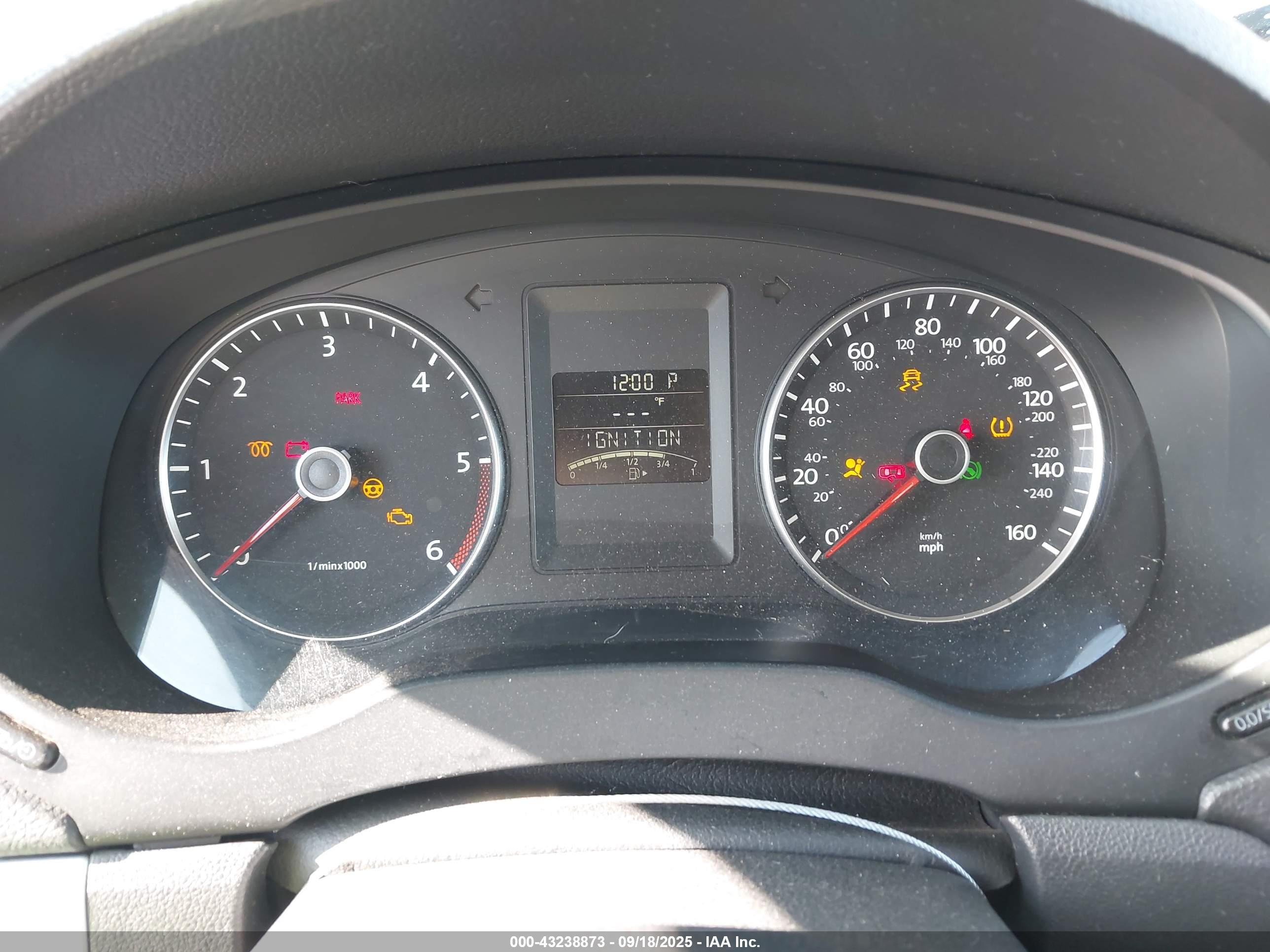 VOLKSWAGEN JETTA image 7