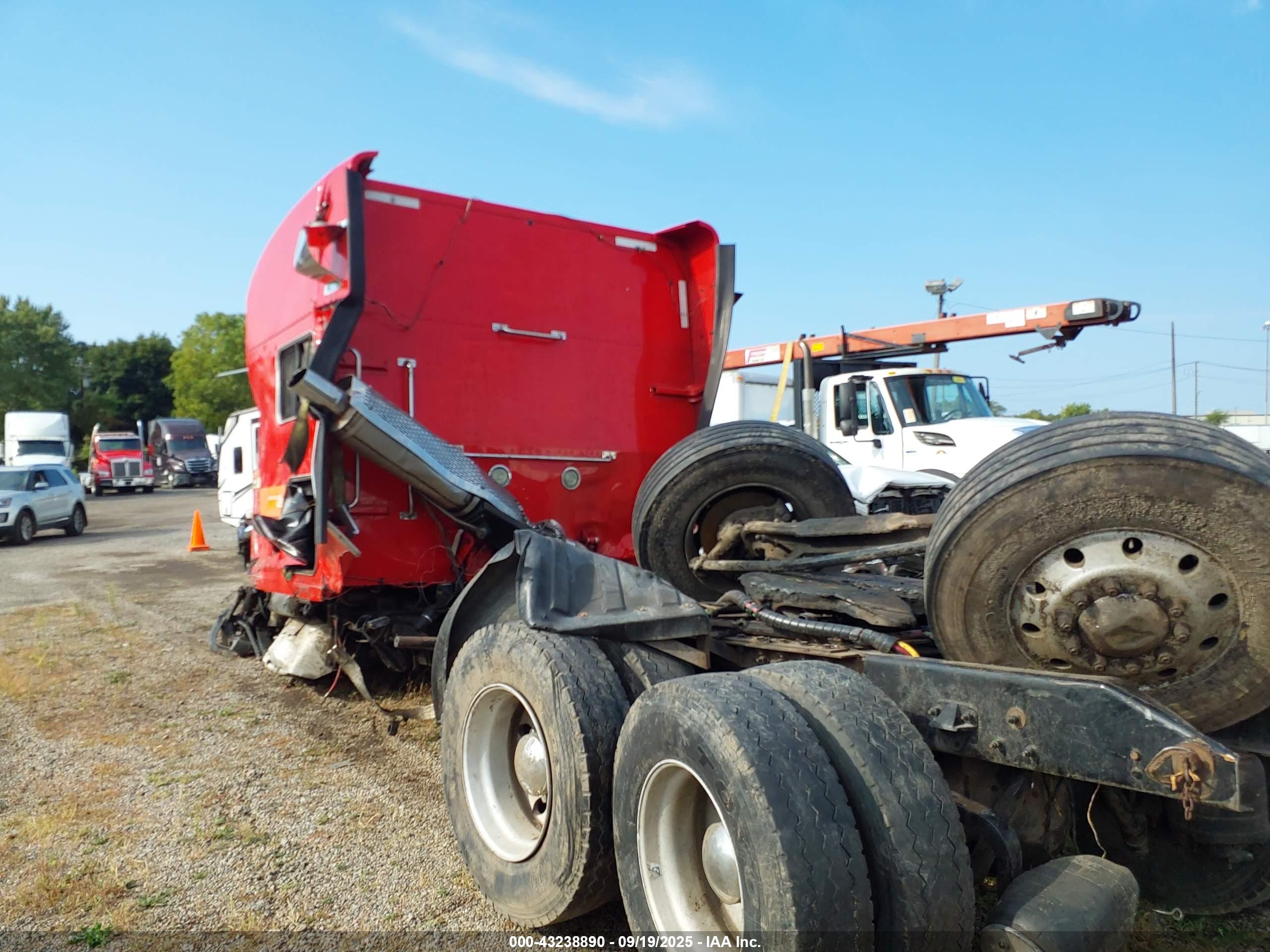 PETERBILT 387 image 3