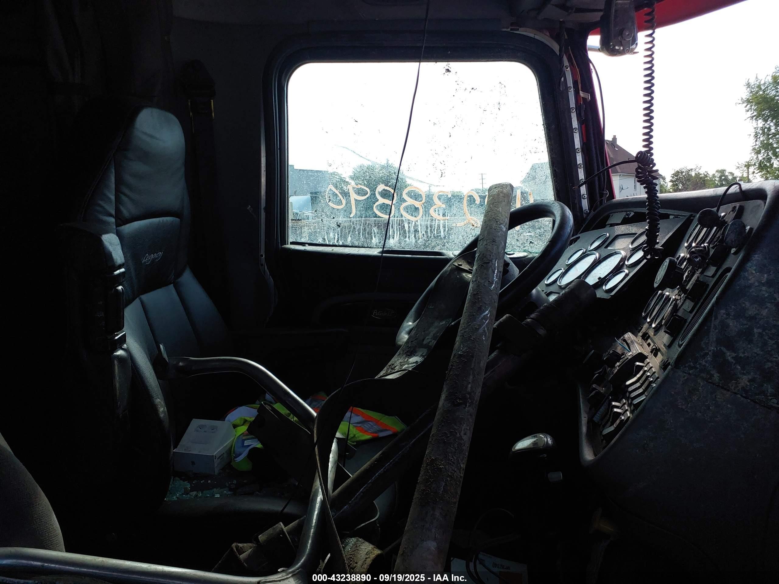 PETERBILT 387 image 5