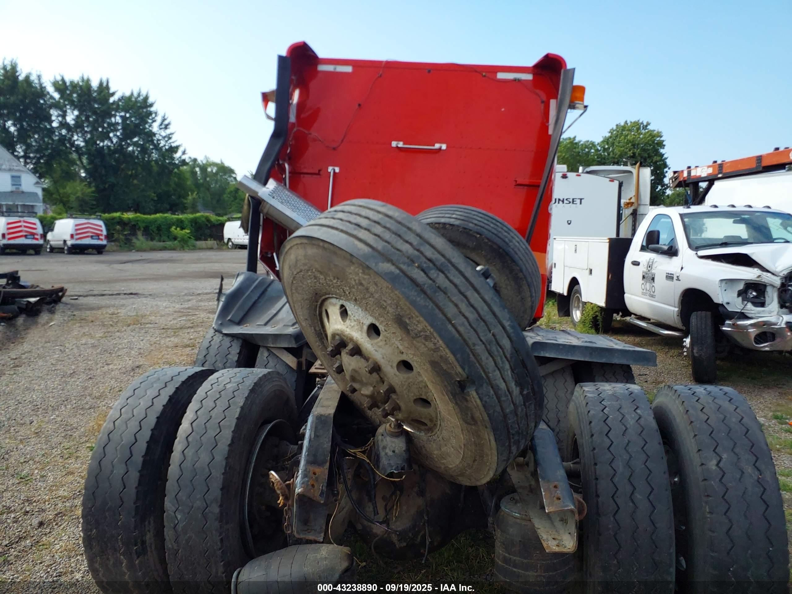 PETERBILT 387 image 8