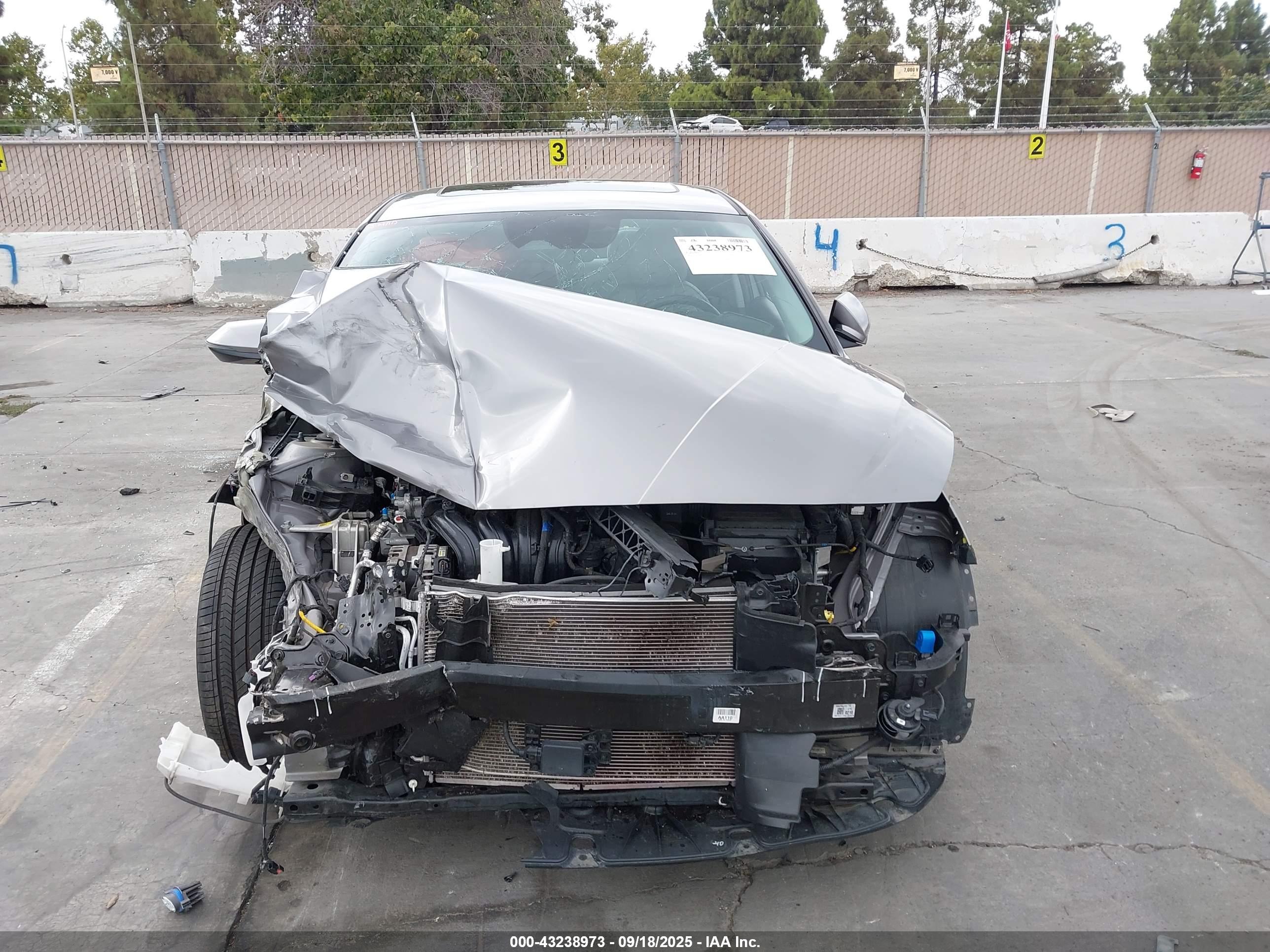 HYUNDAI ELANTRA image 6
