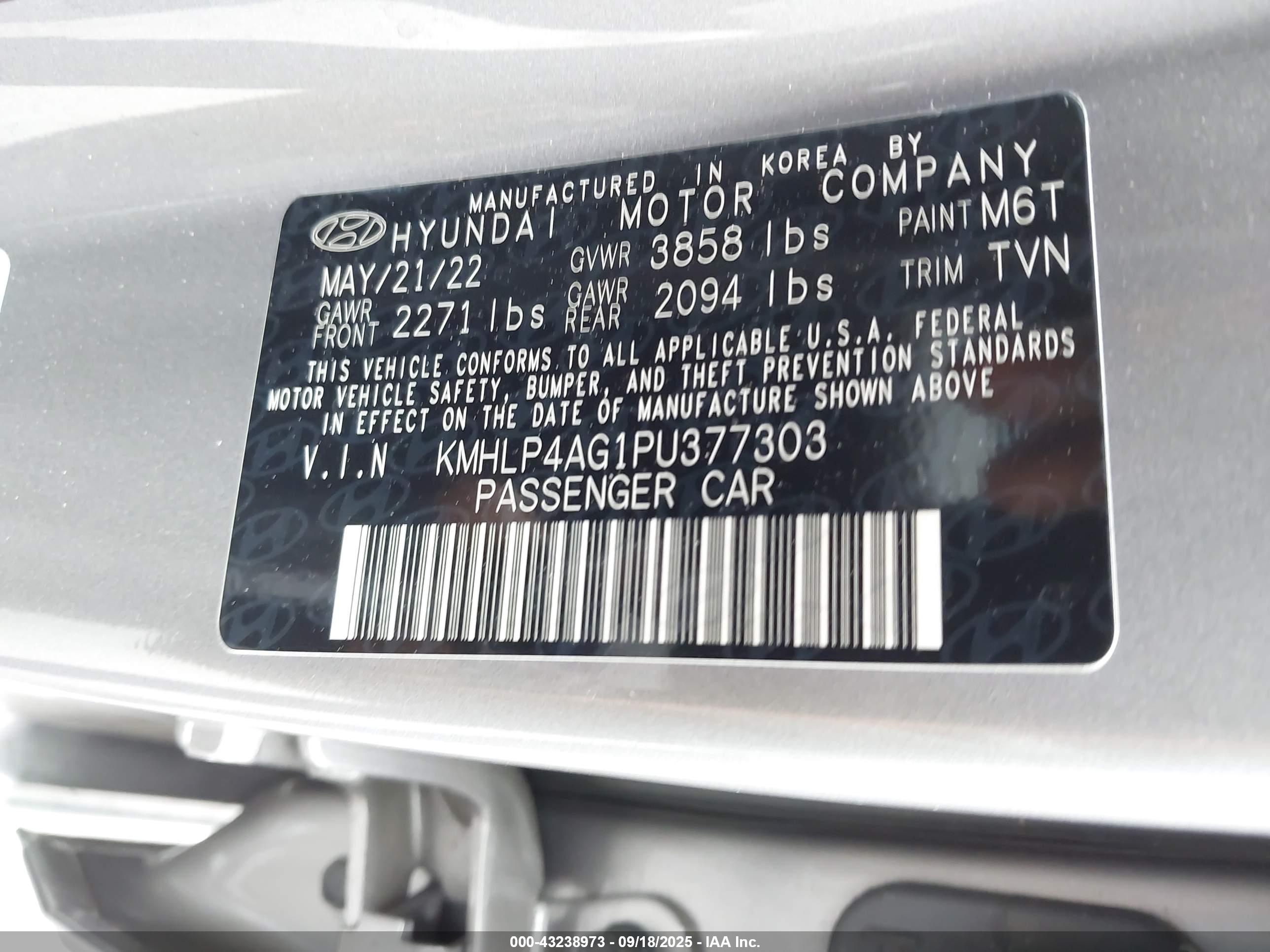 HYUNDAI ELANTRA image 9