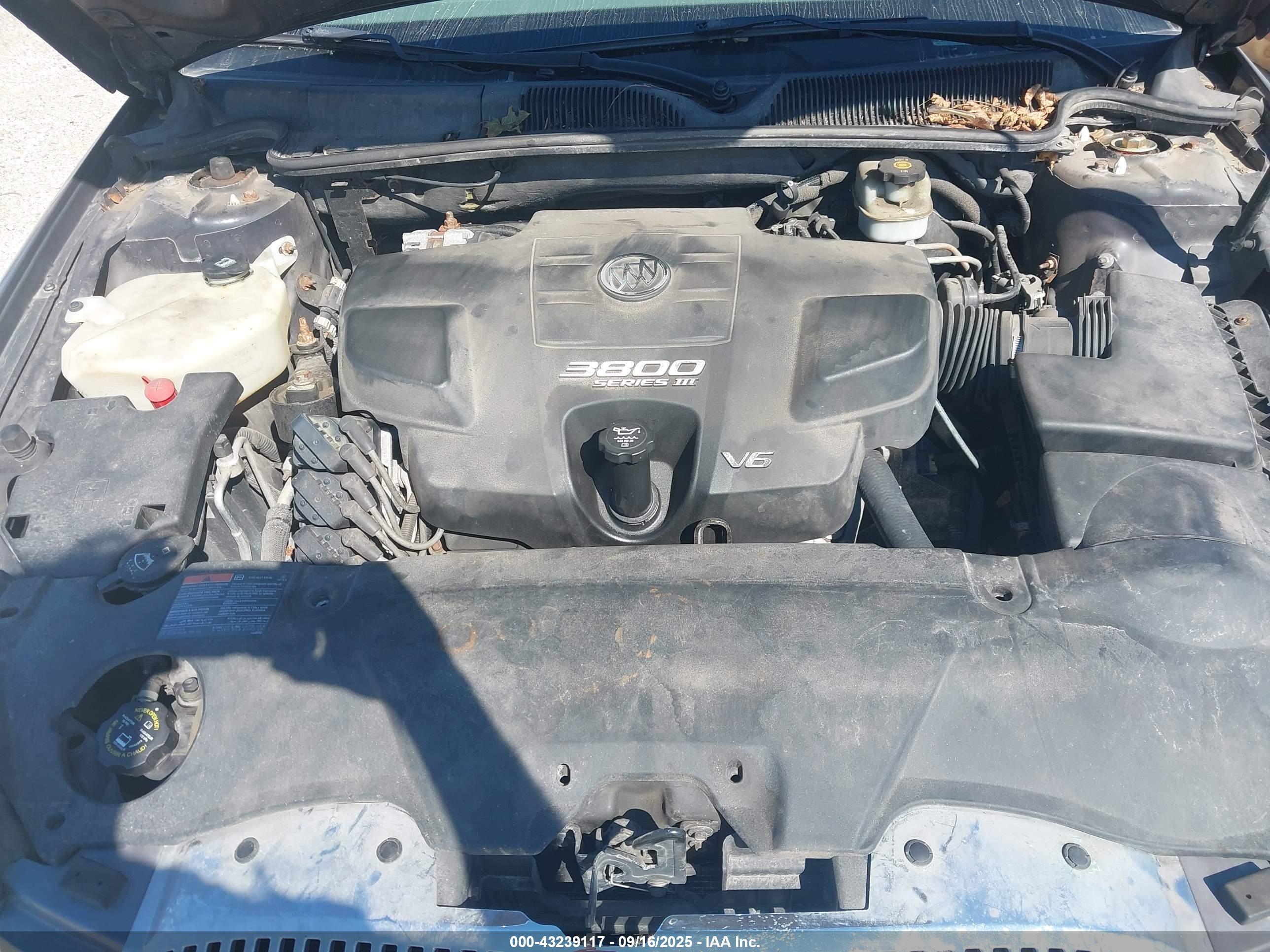 BUICK LUCERNE image 10