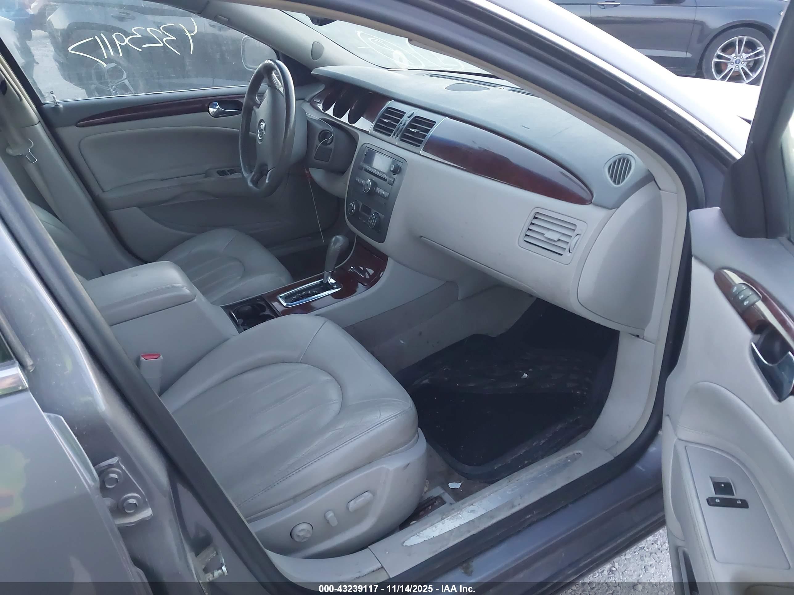 BUICK LUCERNE image 5