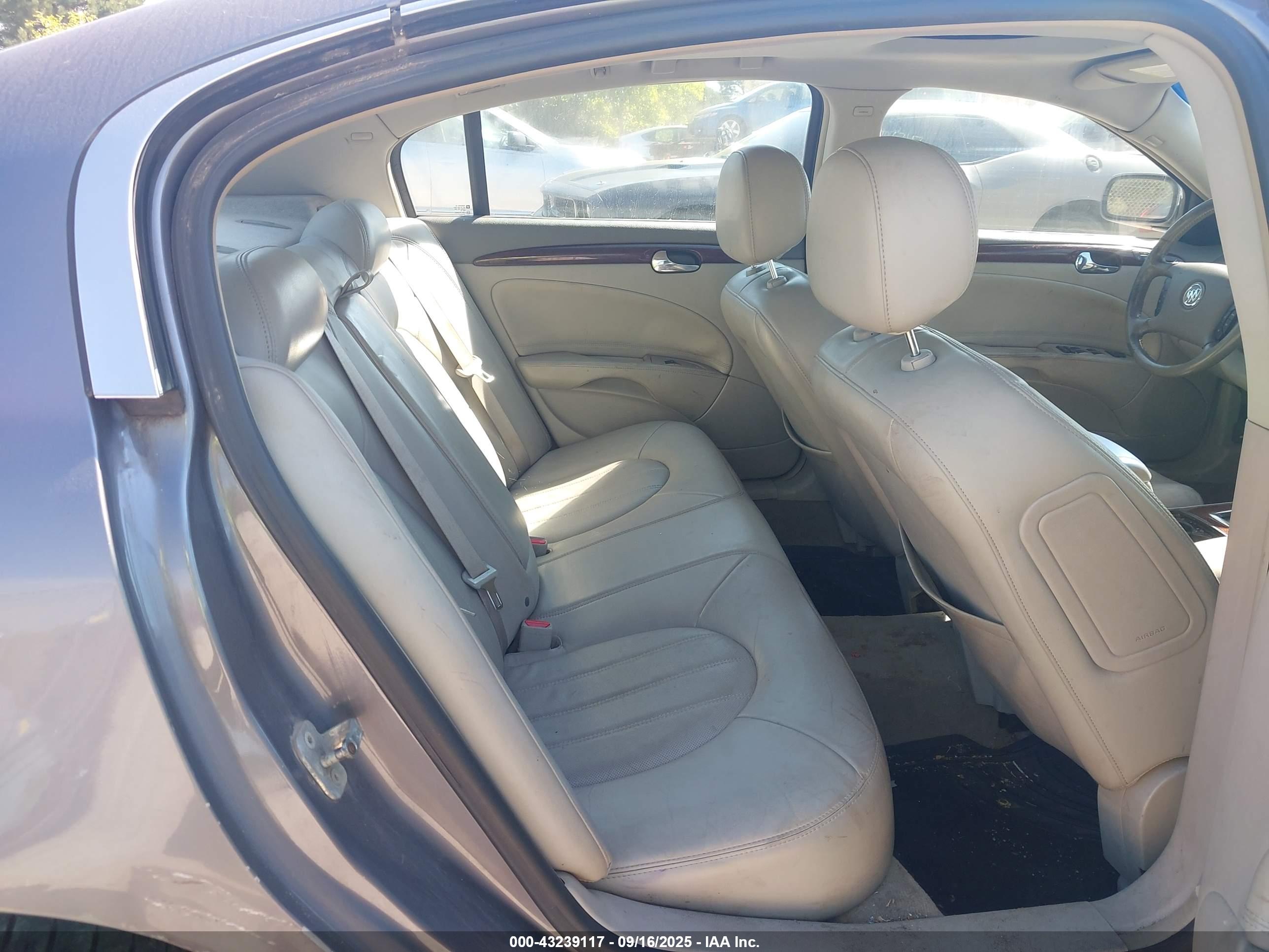 BUICK LUCERNE image 8