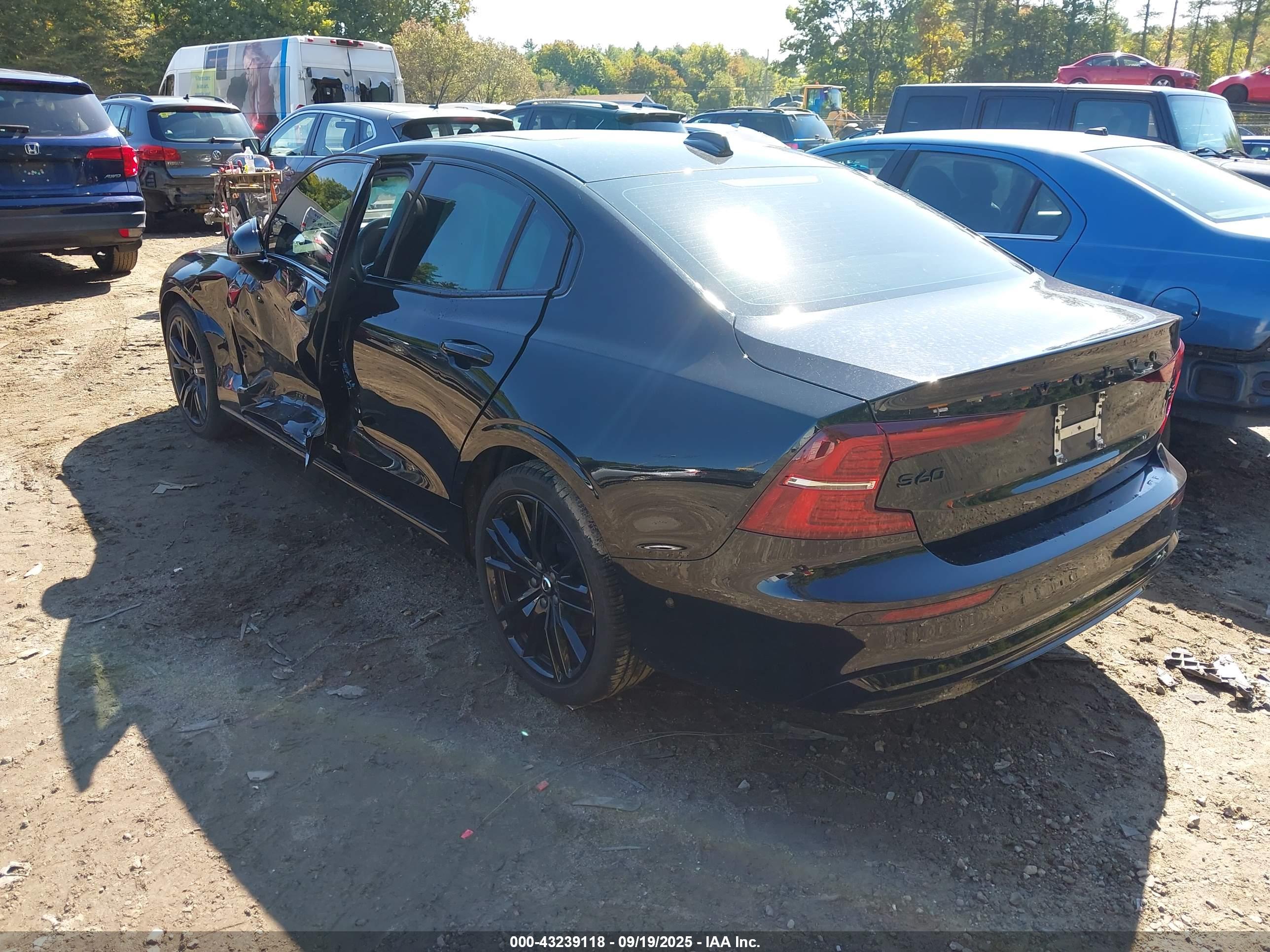VOLVO S60 image 3