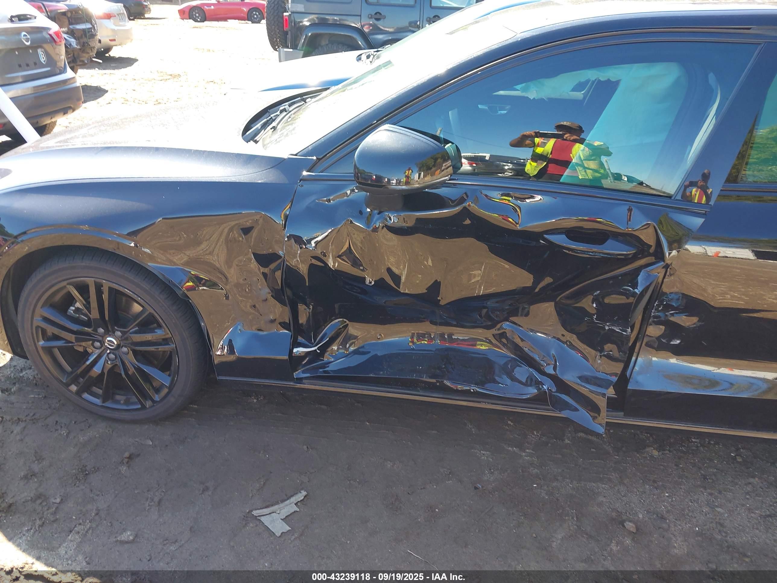 VOLVO S60 image 6