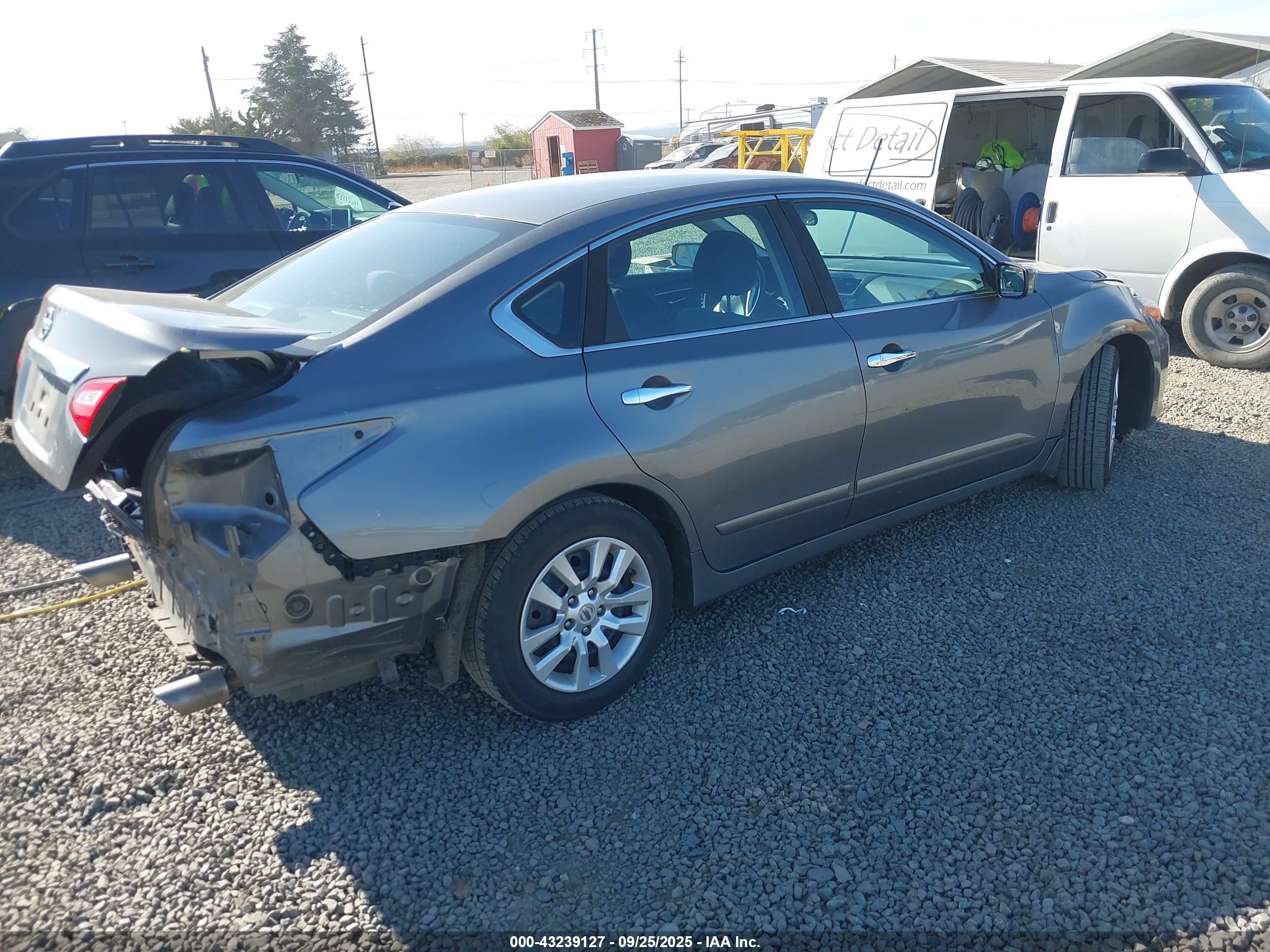 NISSAN ALTIMA image 4
