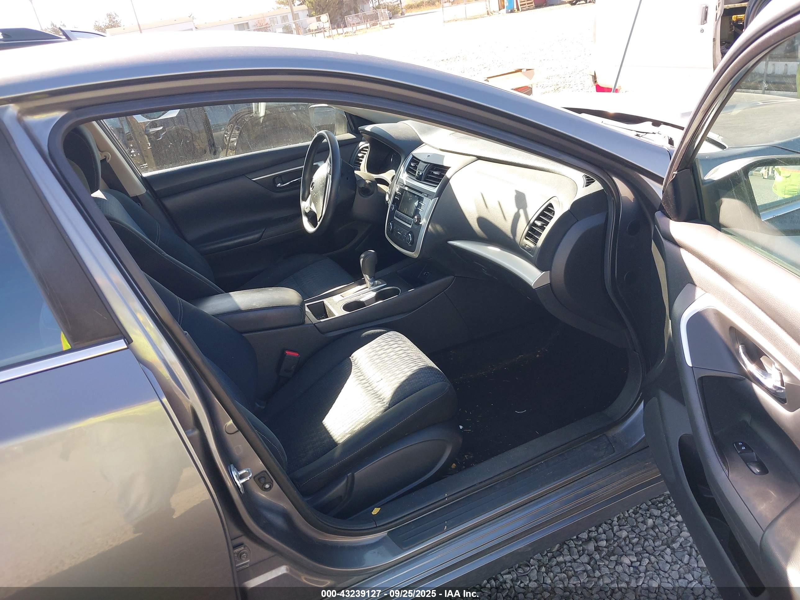 NISSAN ALTIMA image 5