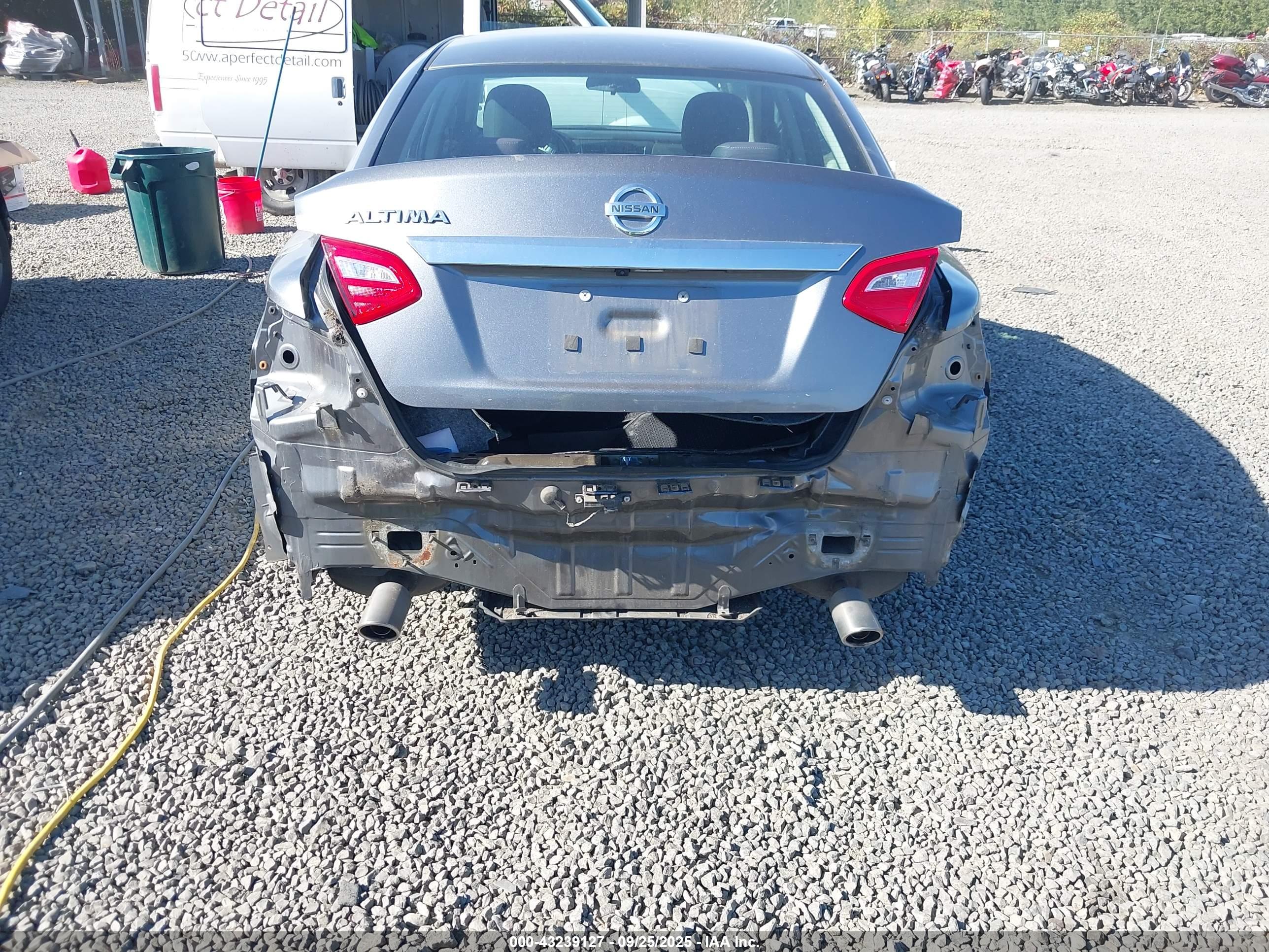 NISSAN ALTIMA image 6