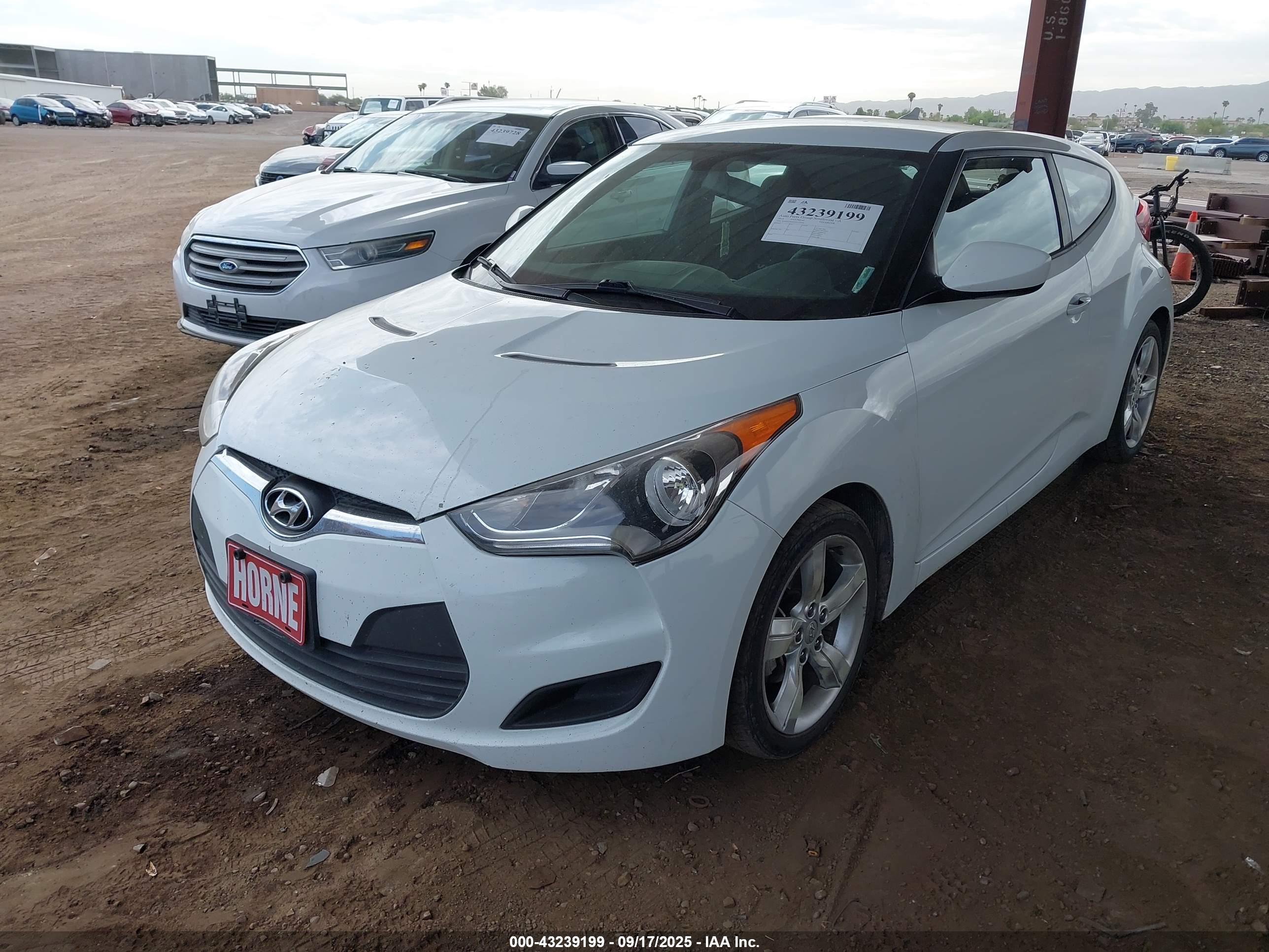 HYUNDAI VELOSTER image 6
