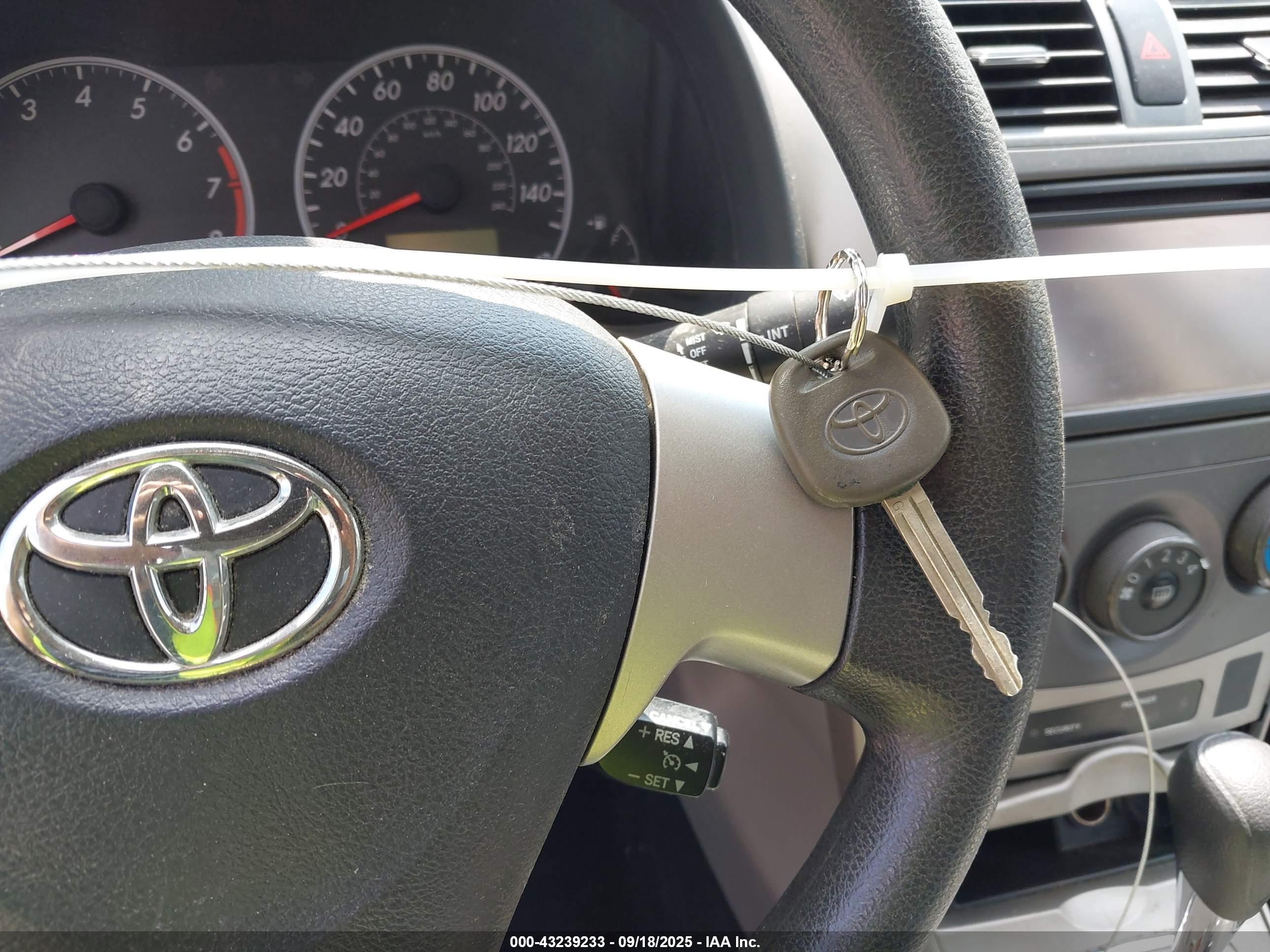 TOYOTA COROLLA image 11
