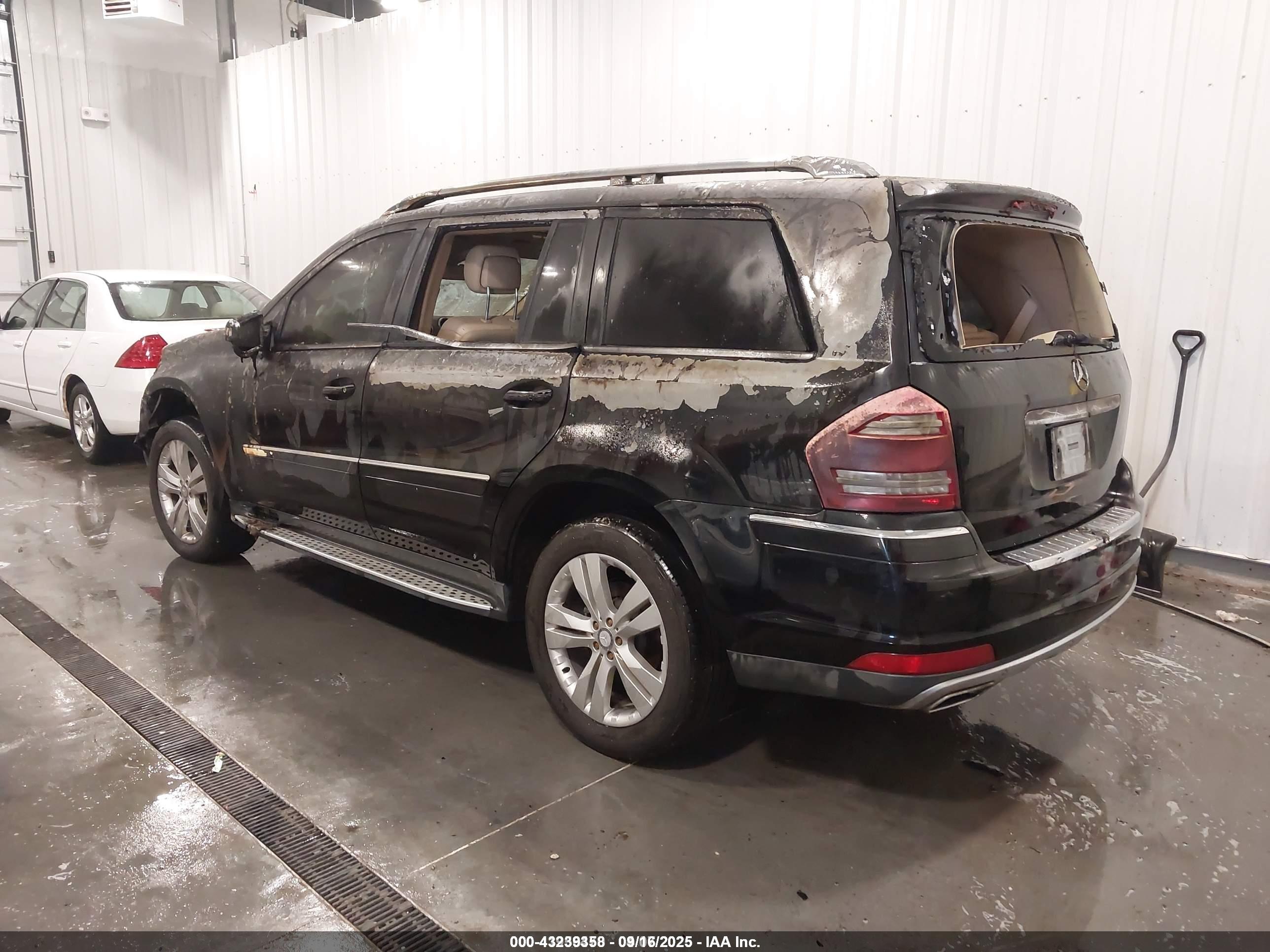 MERCEDES-BENZ GL image 3