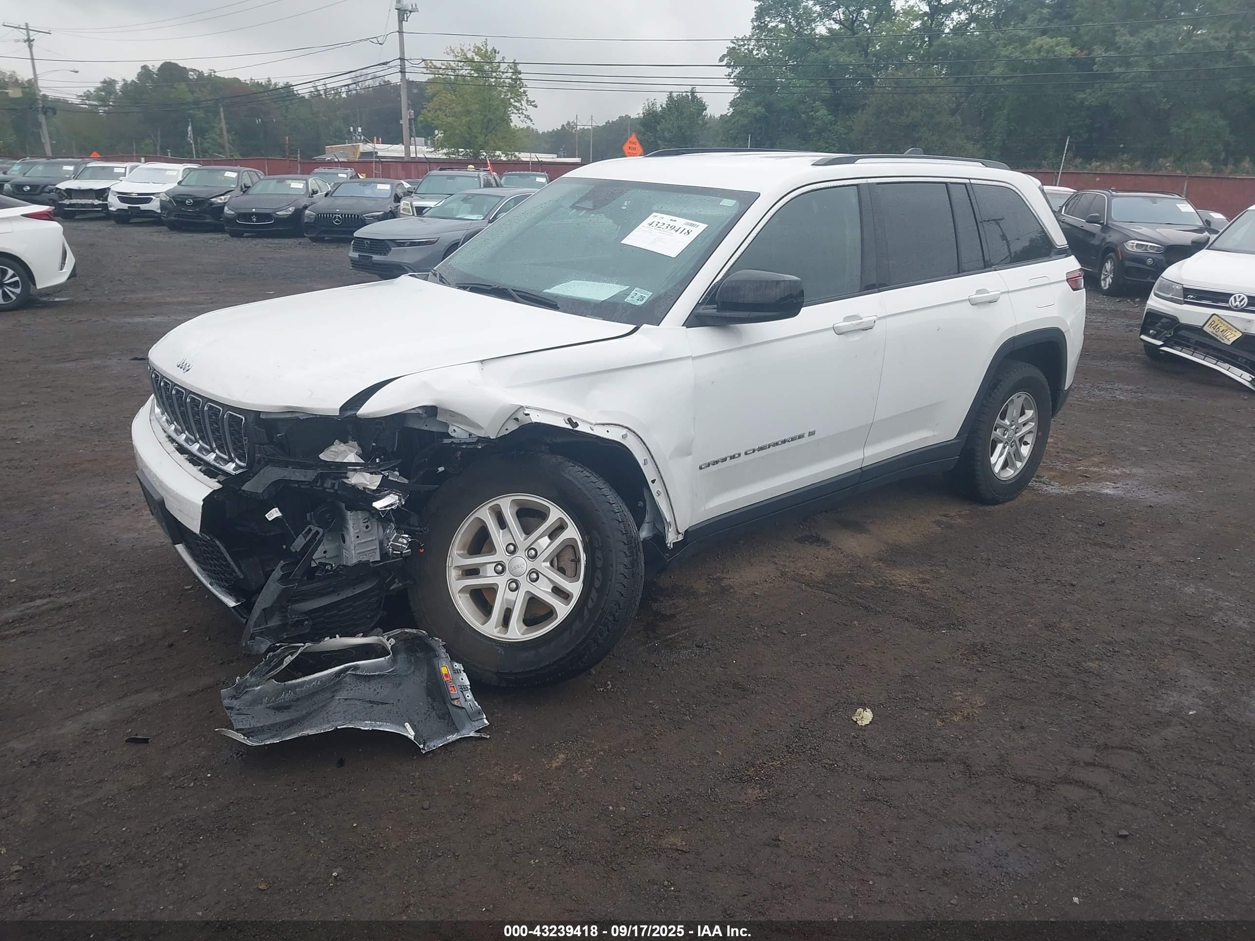 JEEP GRAND image 2