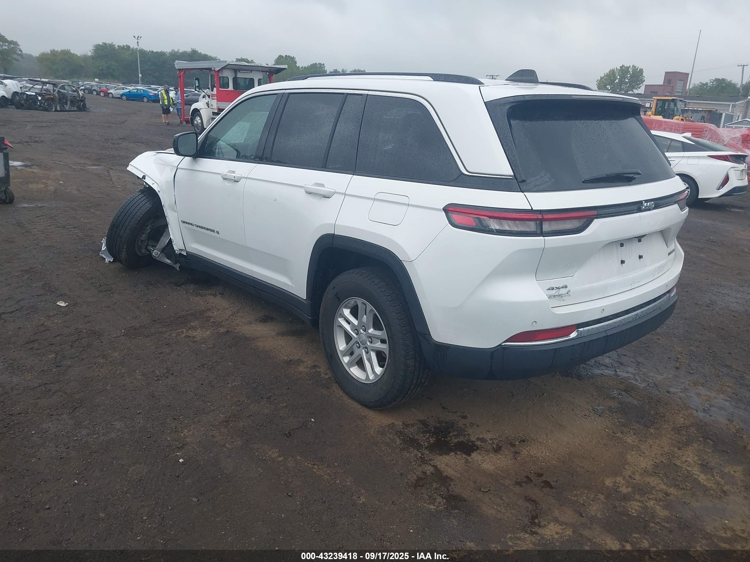 JEEP GRAND image 3