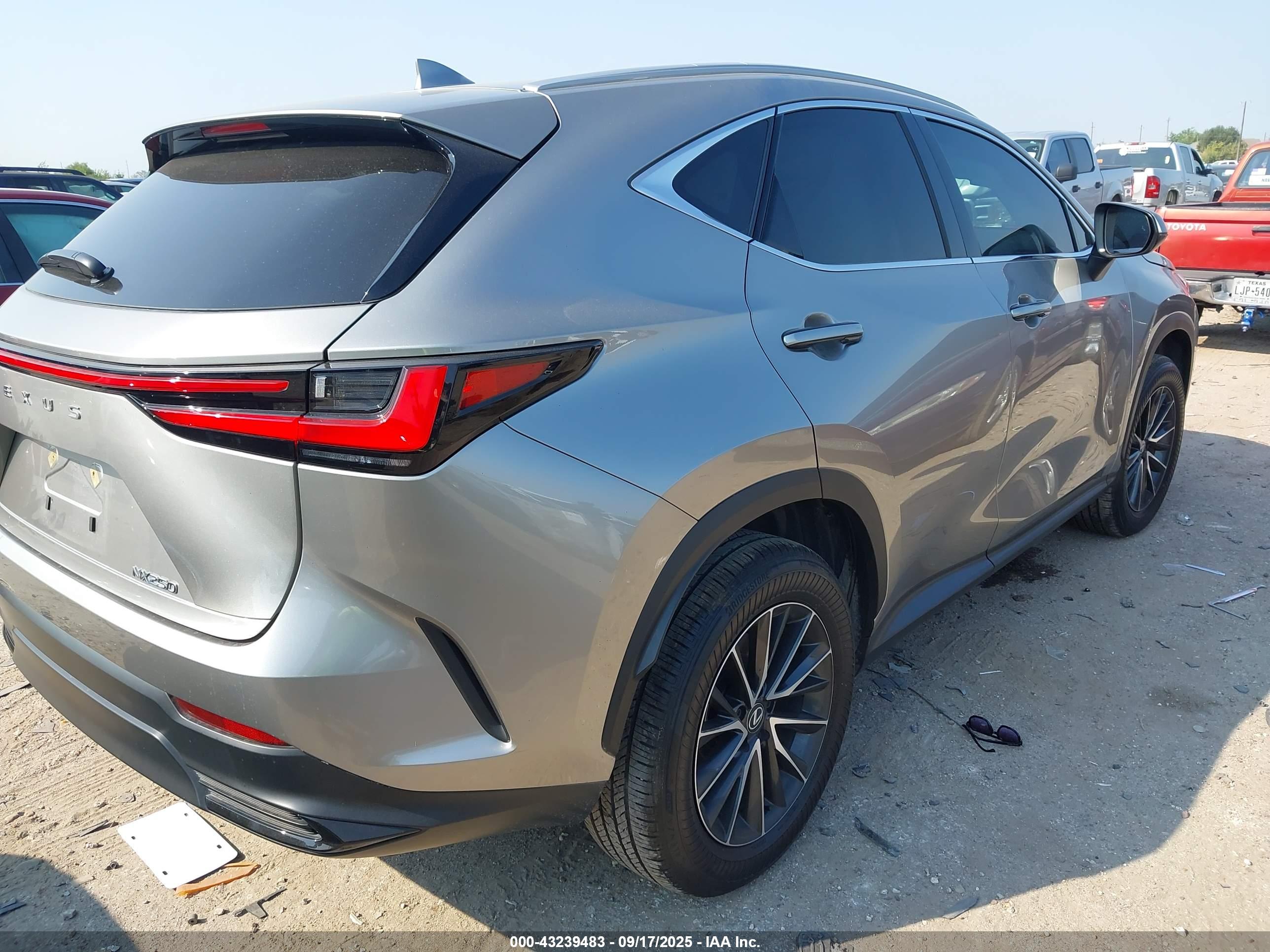 LEXUS NX image 4