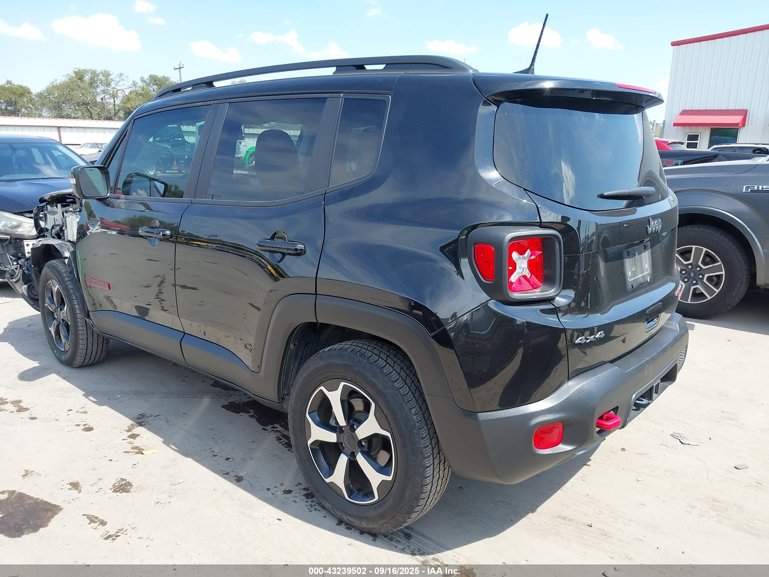JEEP RENEGADE image 3