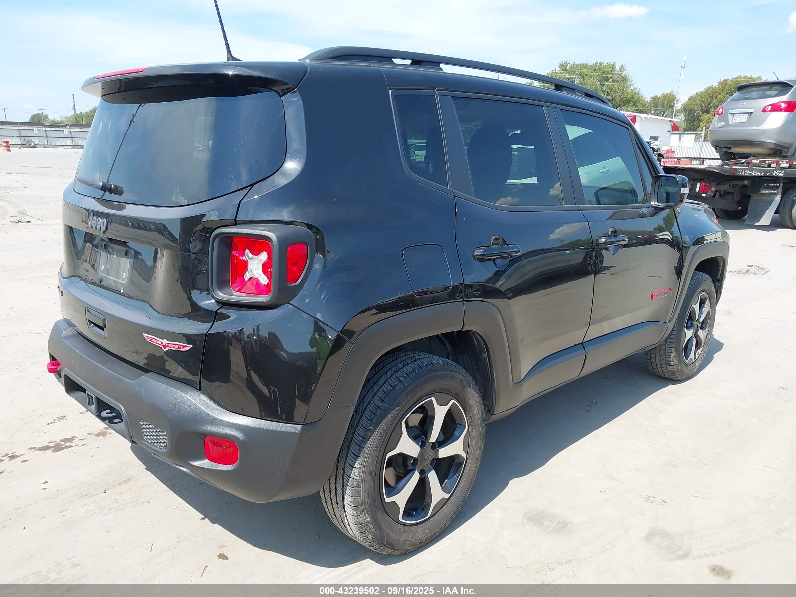 JEEP RENEGADE image 4