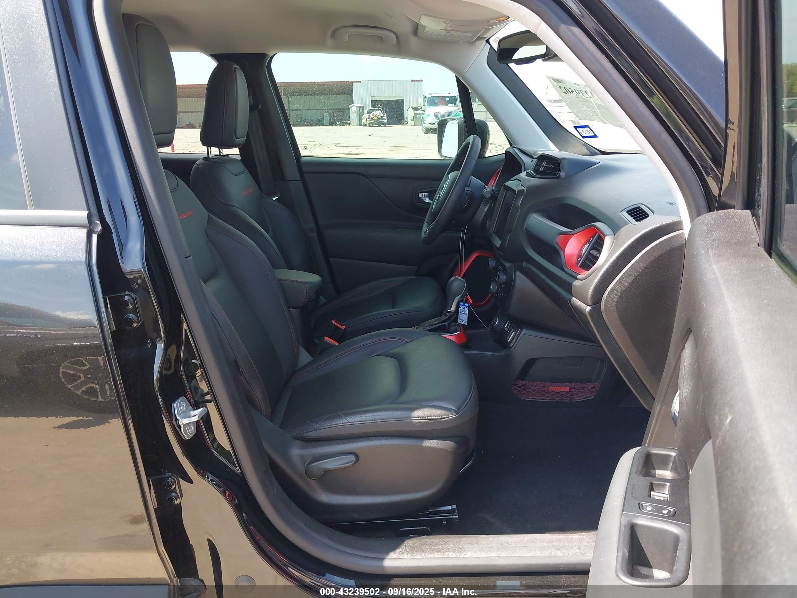 JEEP RENEGADE image 5