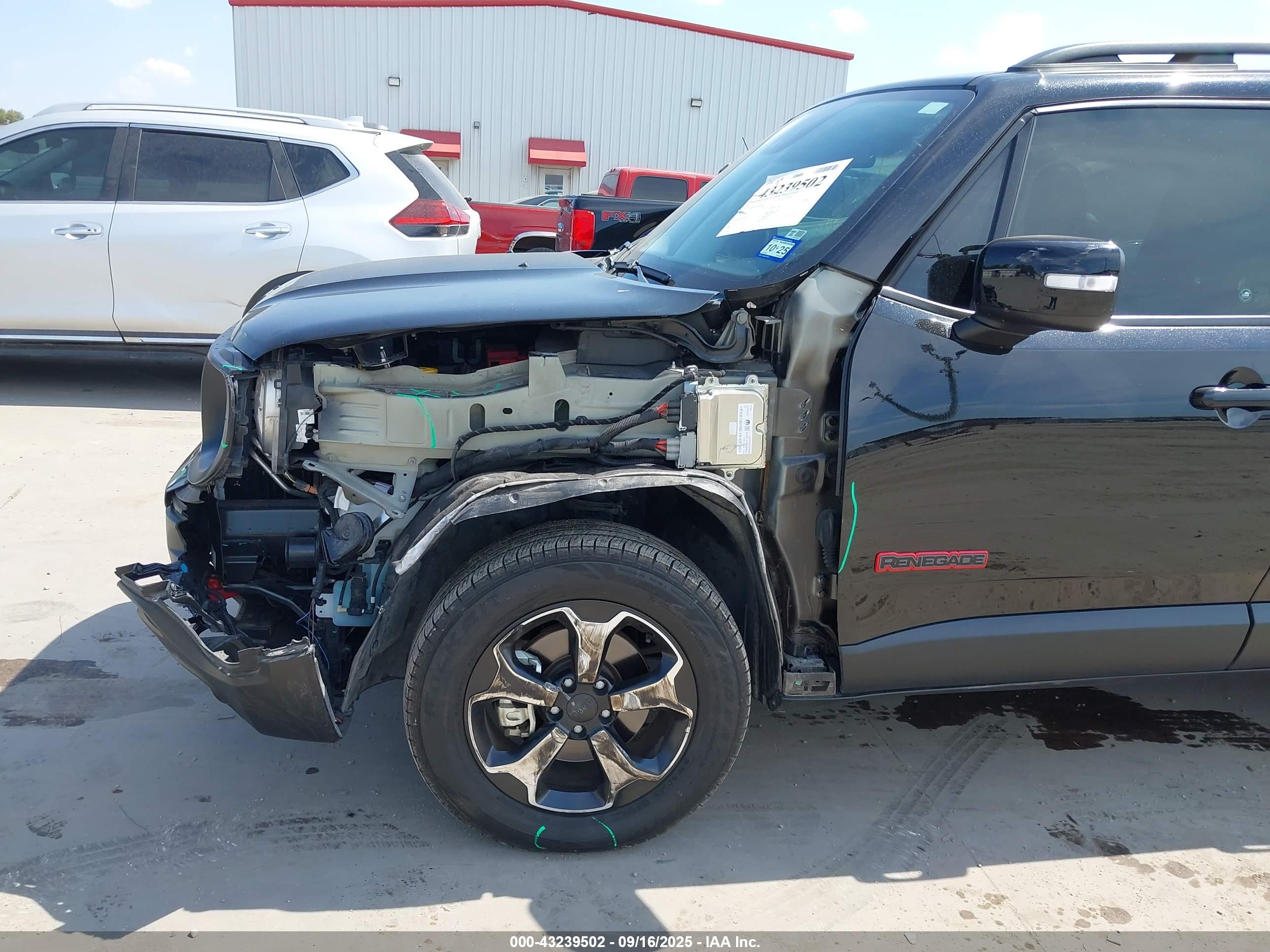 JEEP RENEGADE image 6