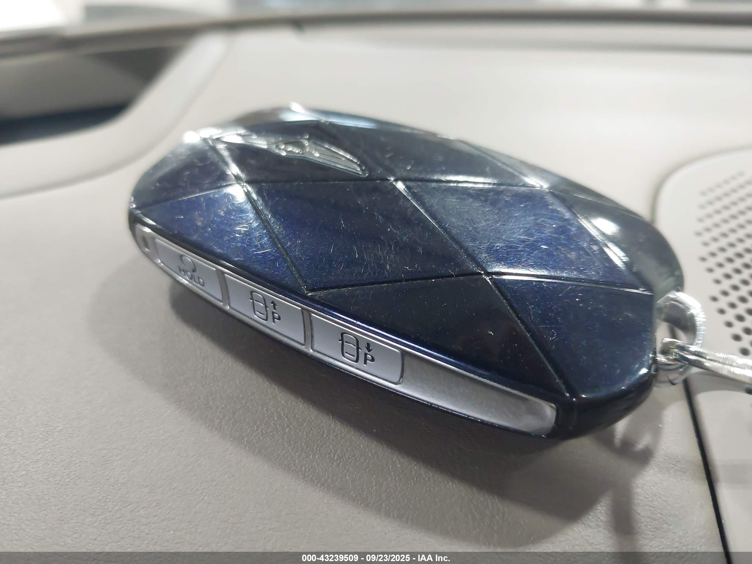 GENESIS G90 image 11