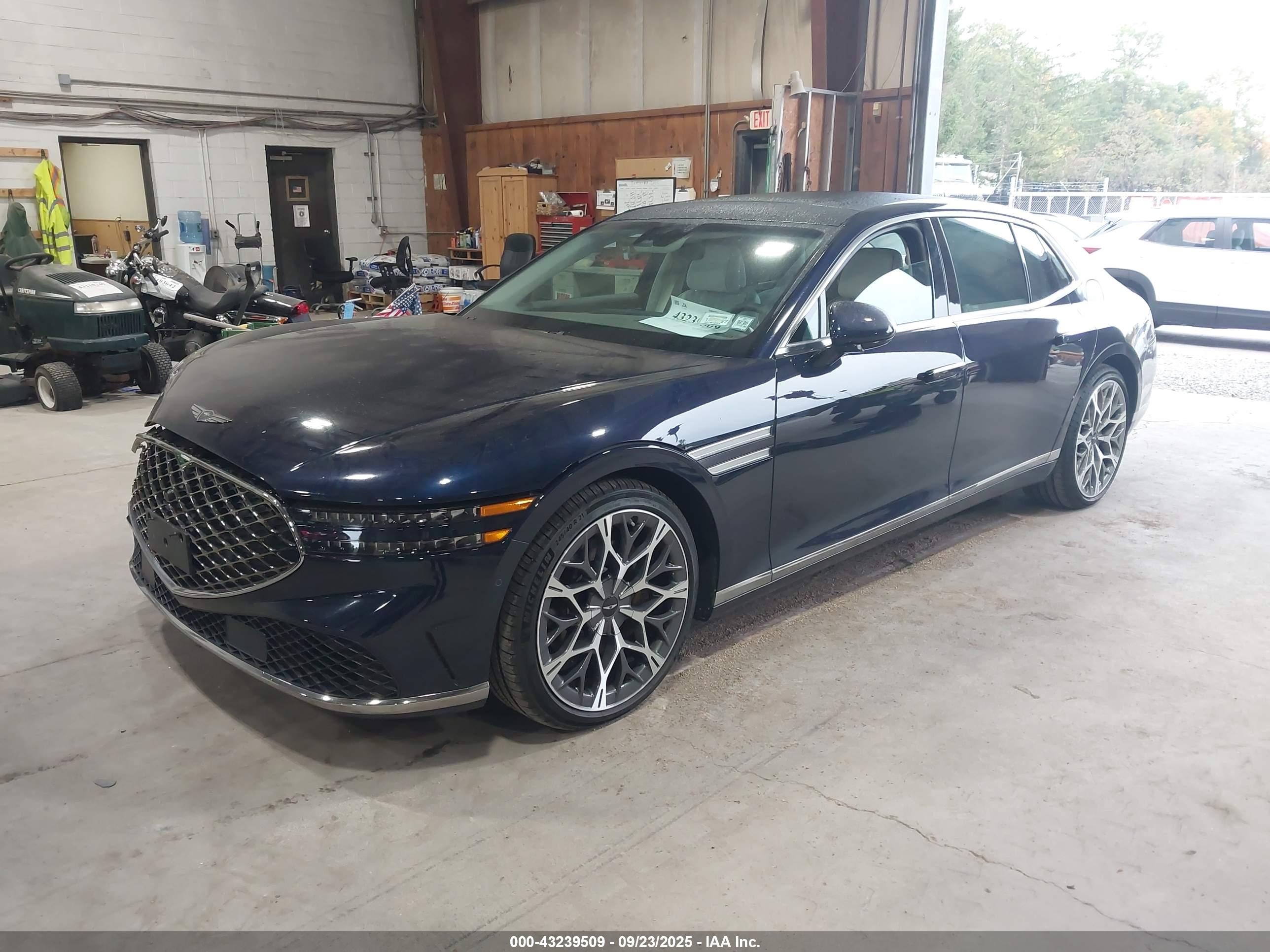 GENESIS G90 image 2