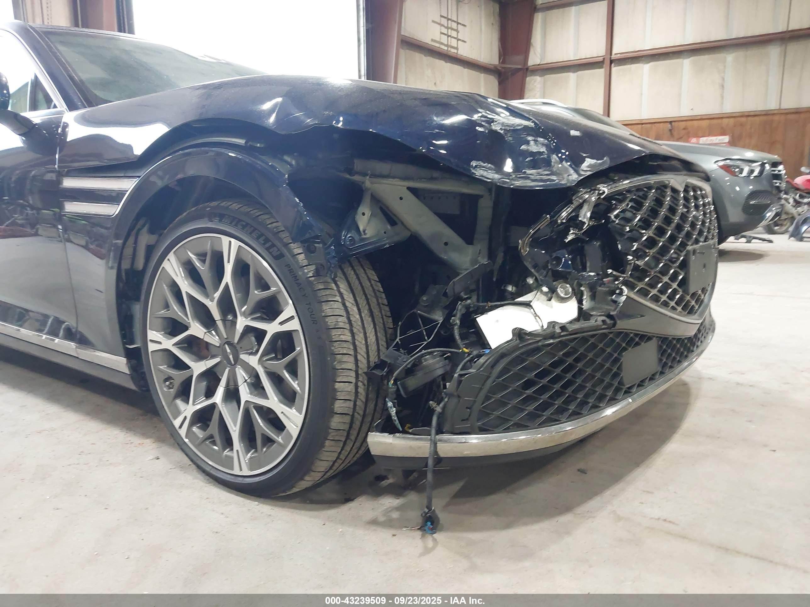 GENESIS G90 image 6
