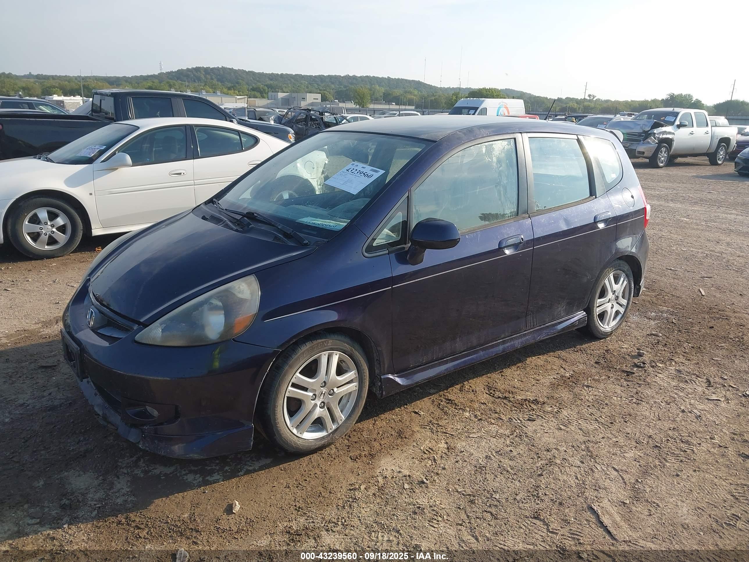 HONDA FIT image 2