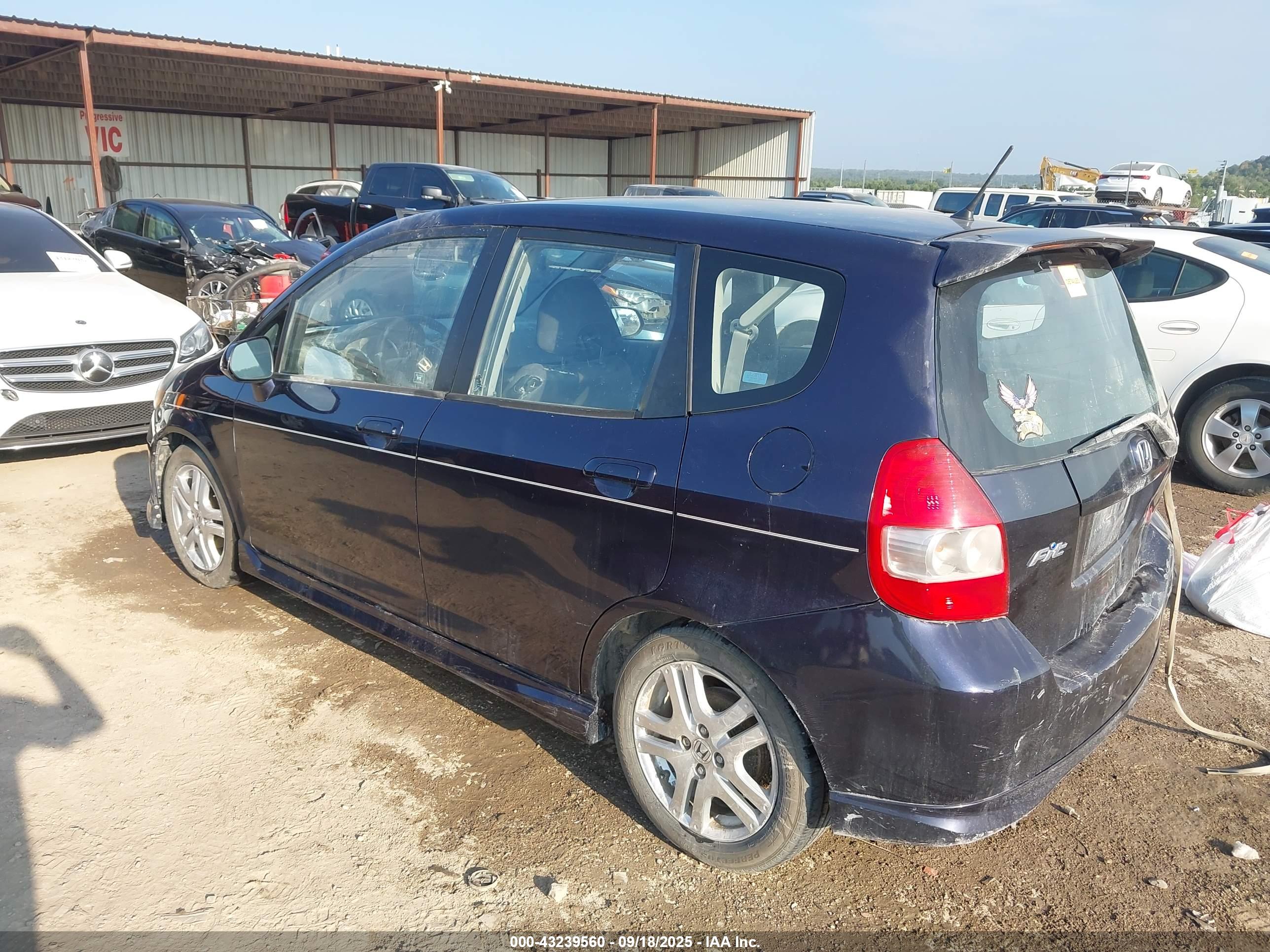 HONDA FIT image 3