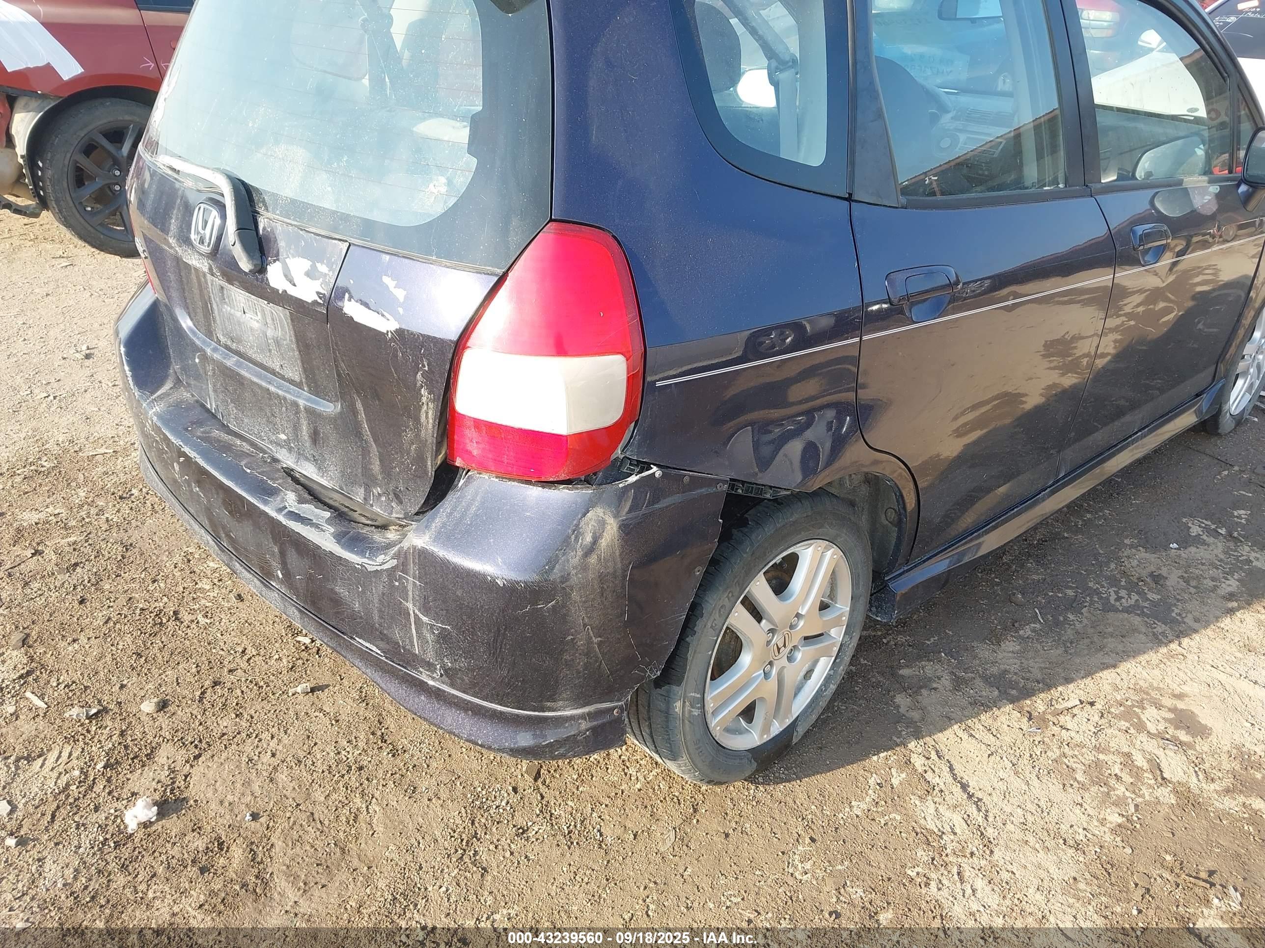 HONDA FIT image 6