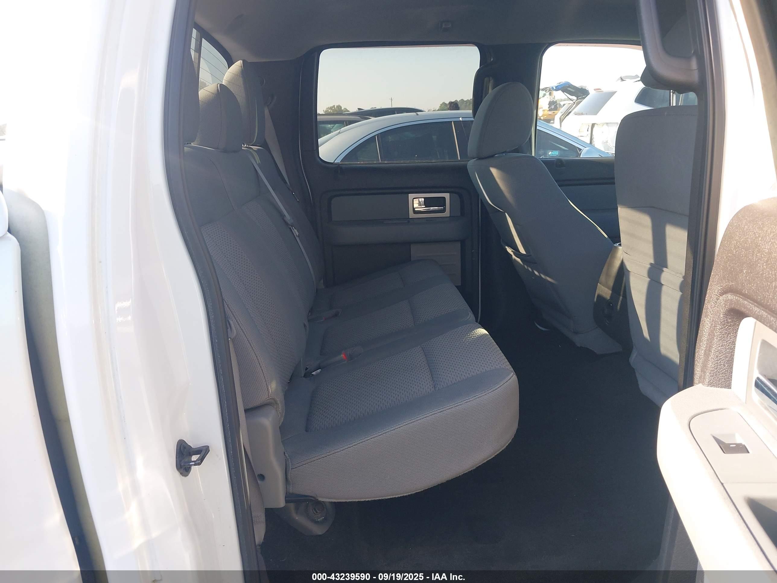 FORD F-150 image 8
