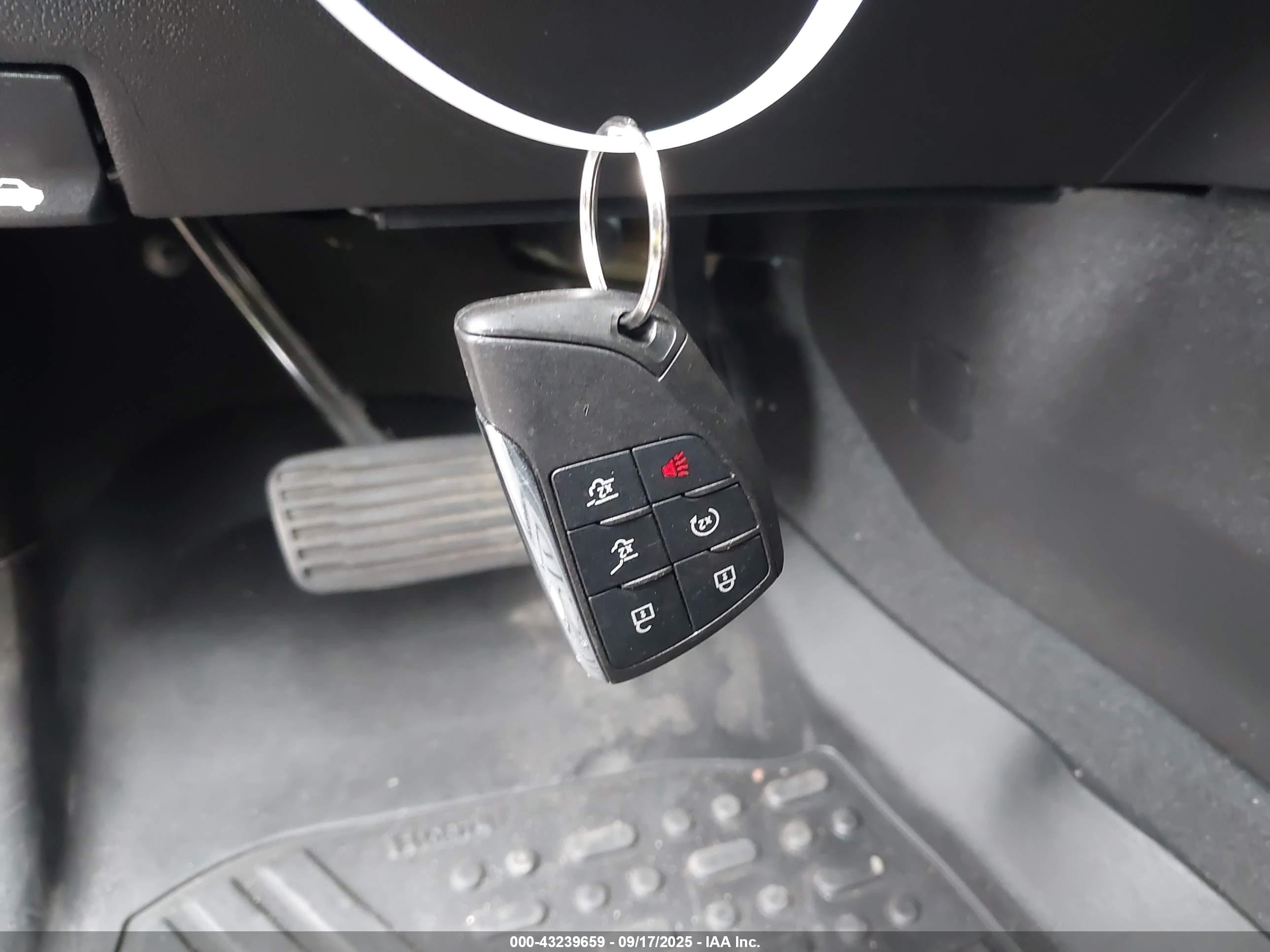 CHEVROLET SUBURBAN image 11
