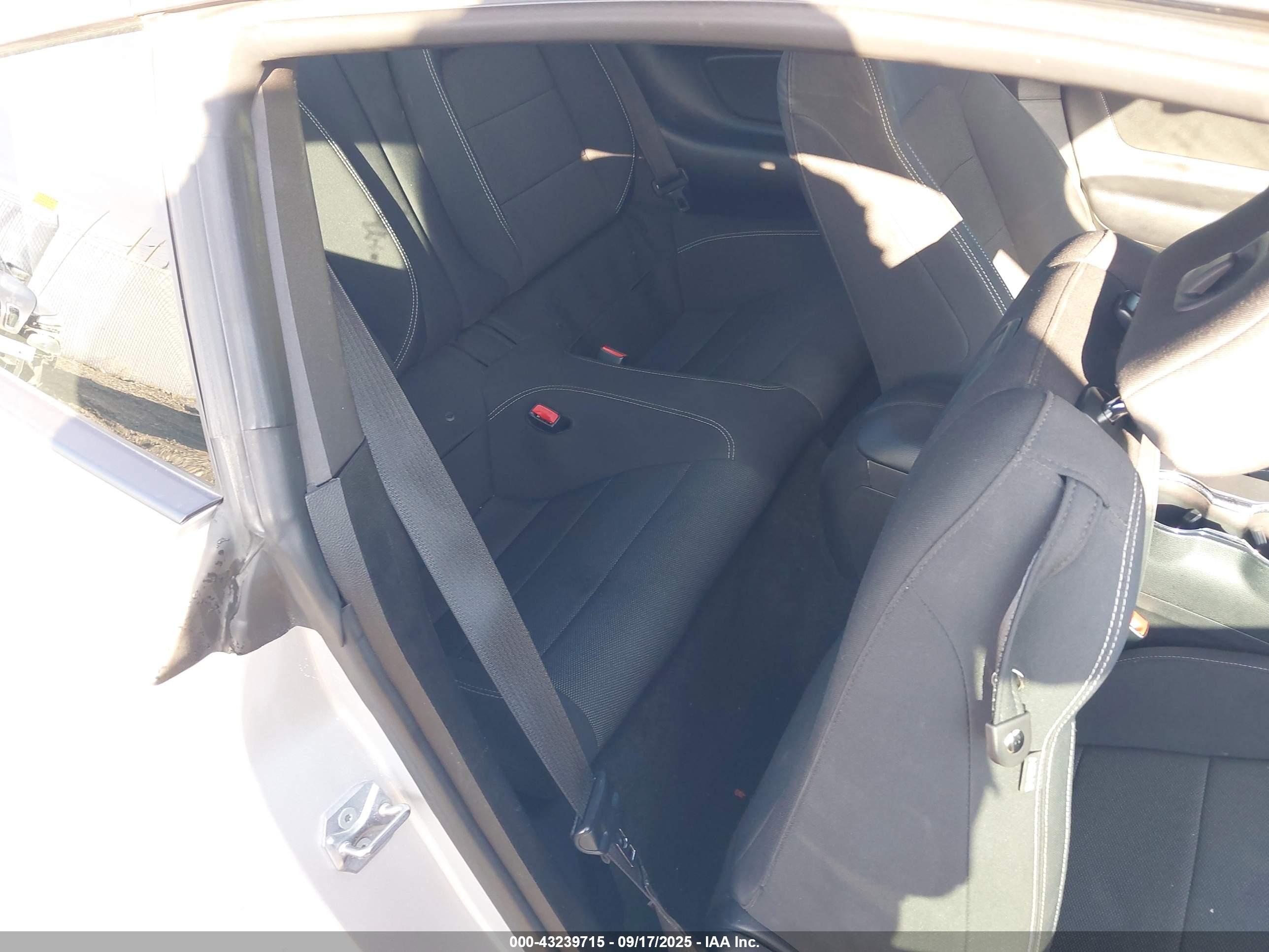FORD MUSTANG image 8