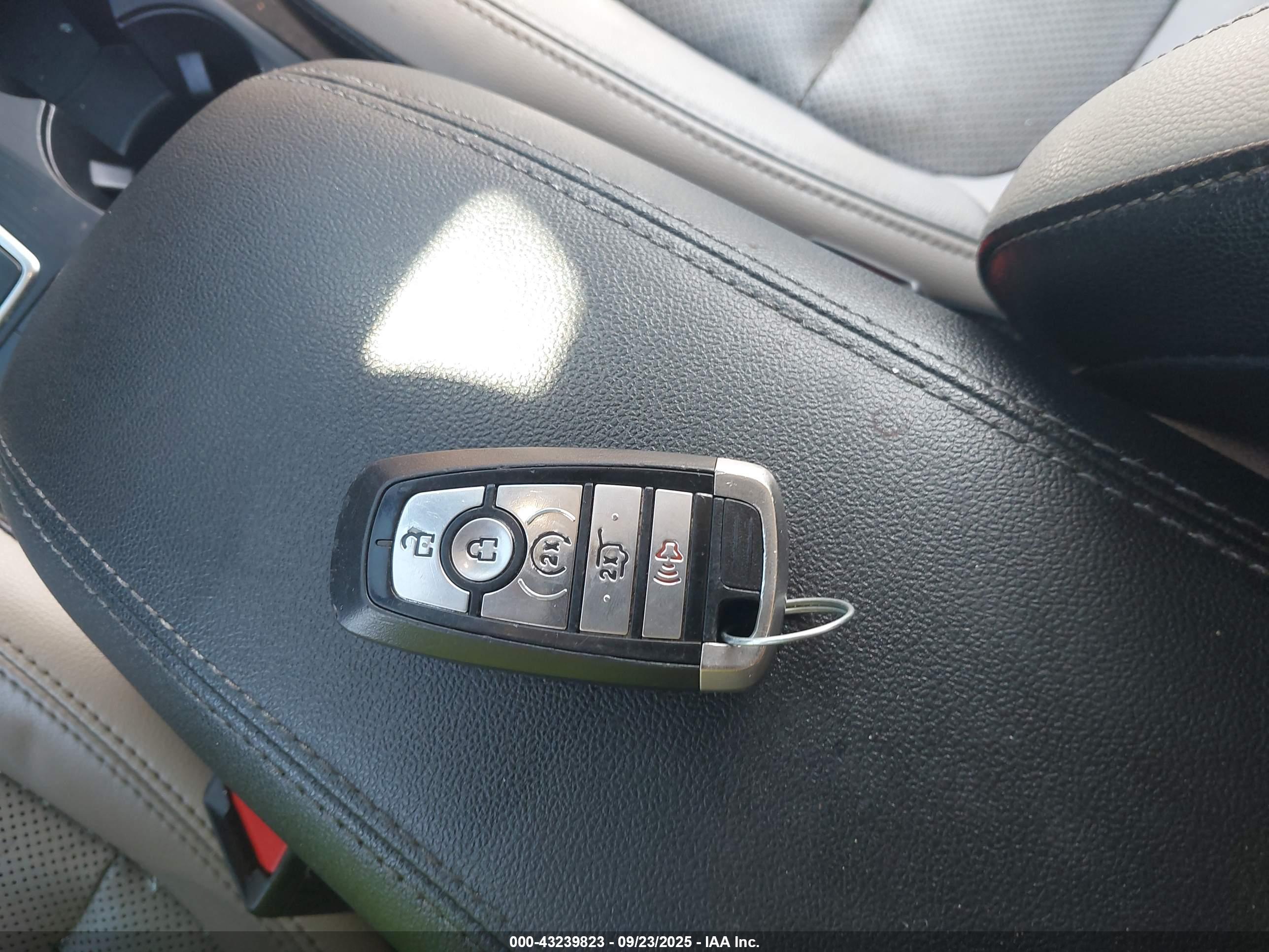 FORD ESCAPE image 11
