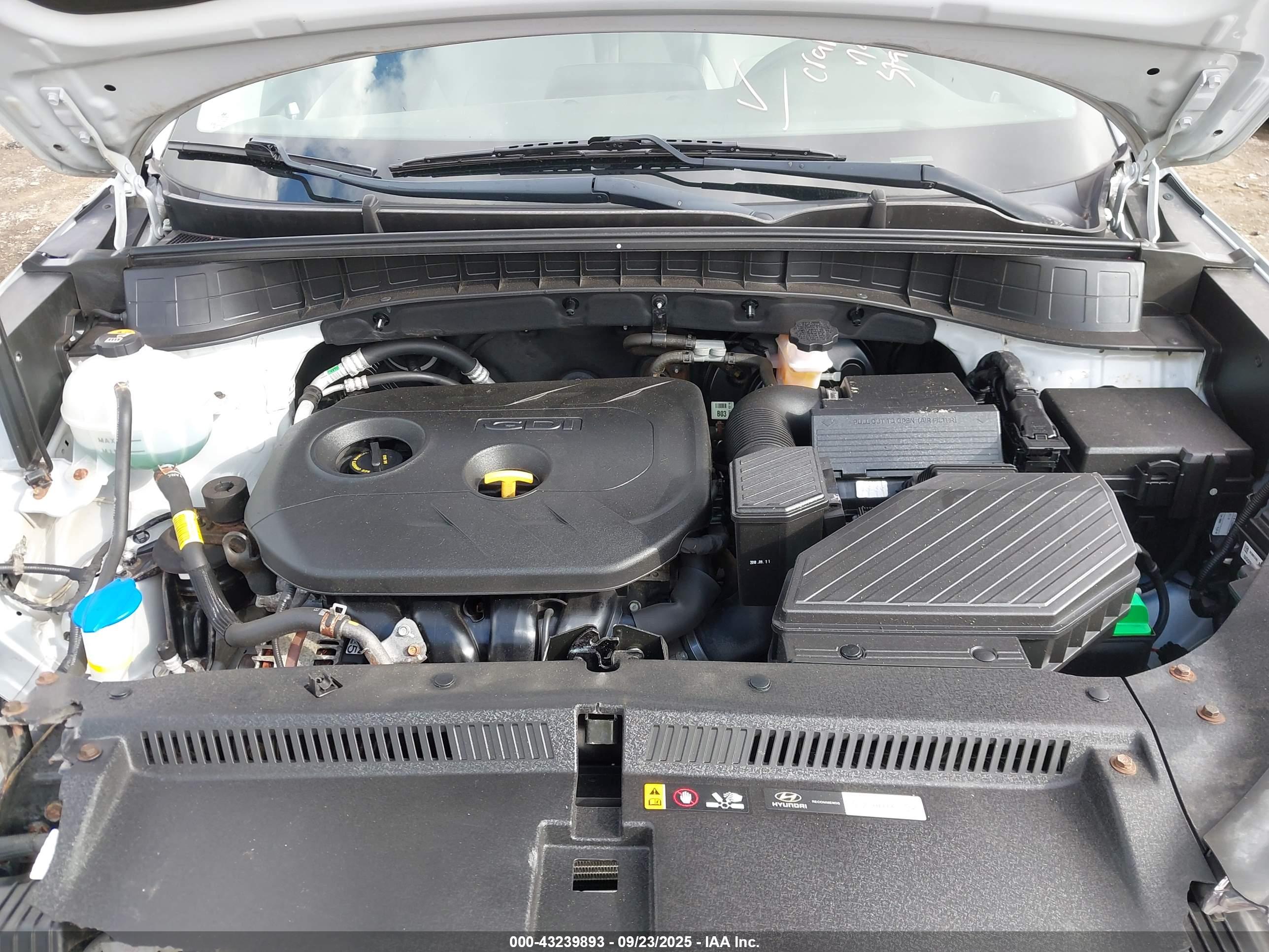 HYUNDAI TUCSON image 10