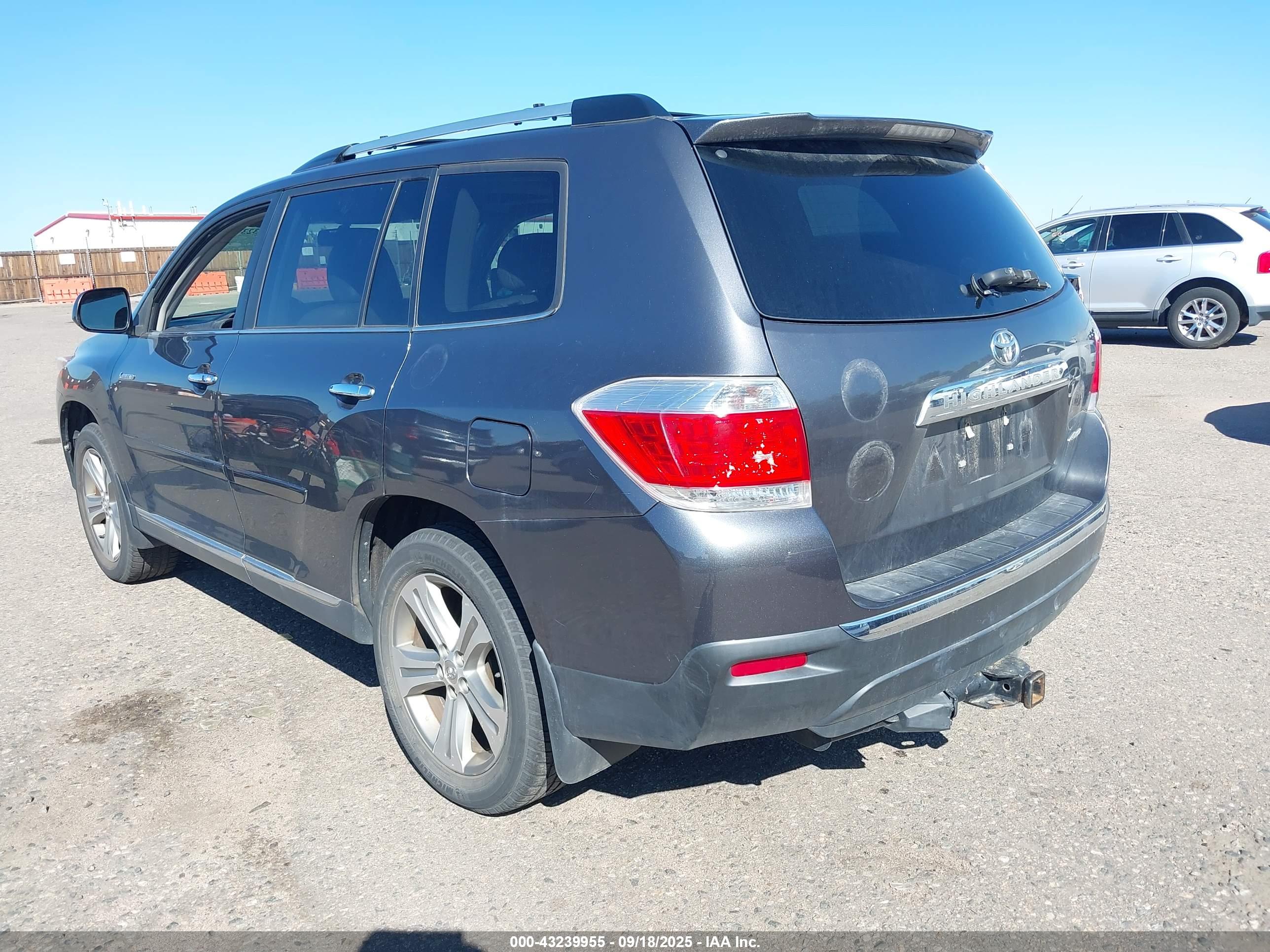 TOYOTA HIGHLANDER image 3