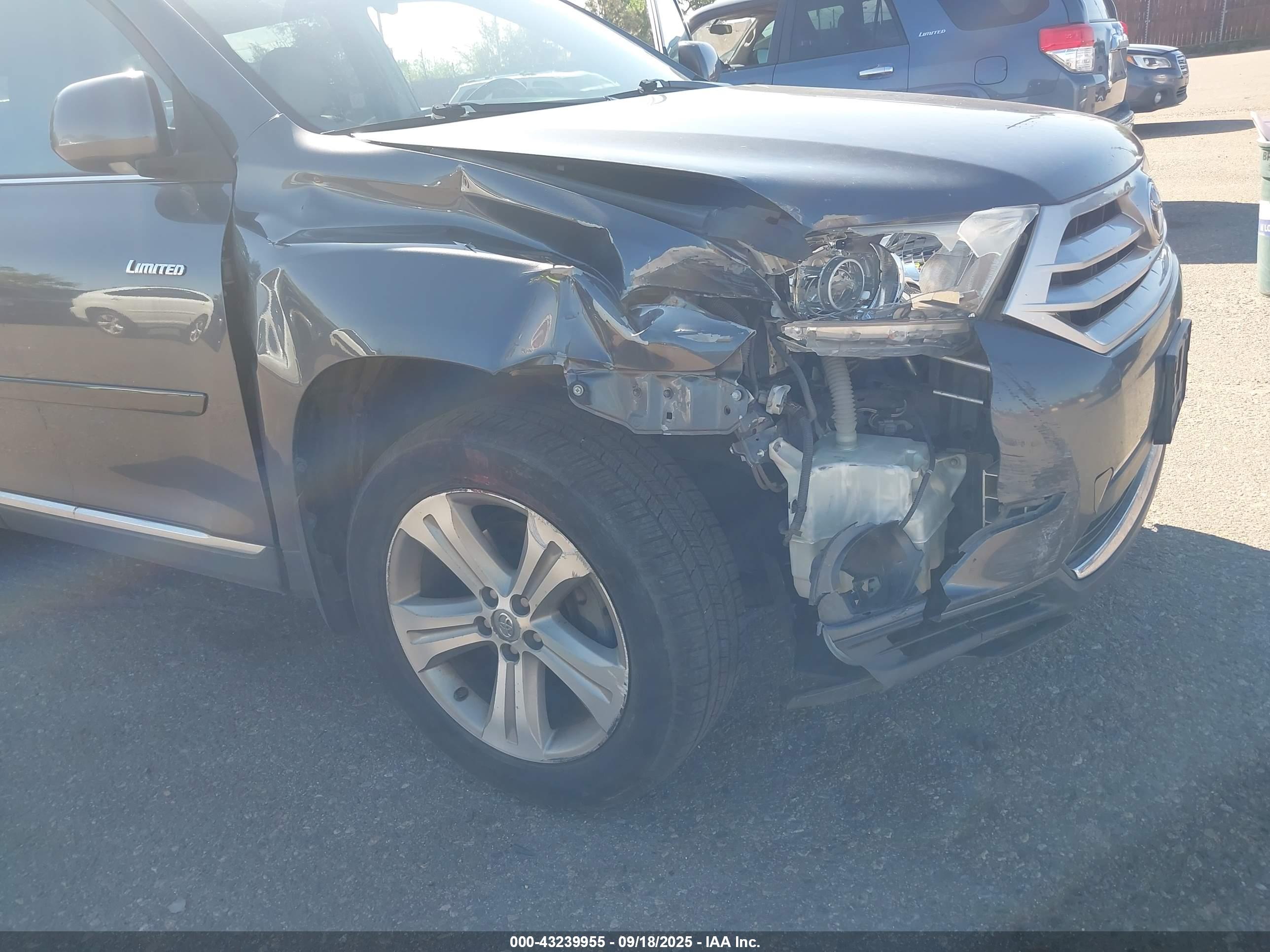 TOYOTA HIGHLANDER image 6