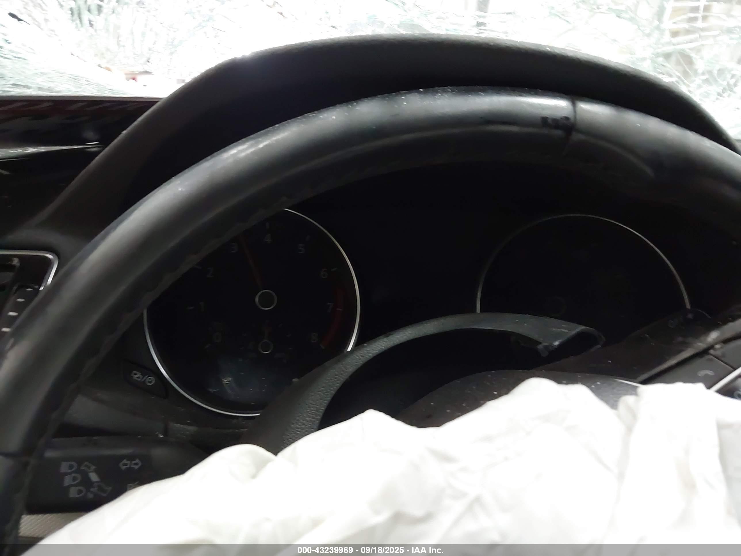 VOLKSWAGEN PASSAT image 7