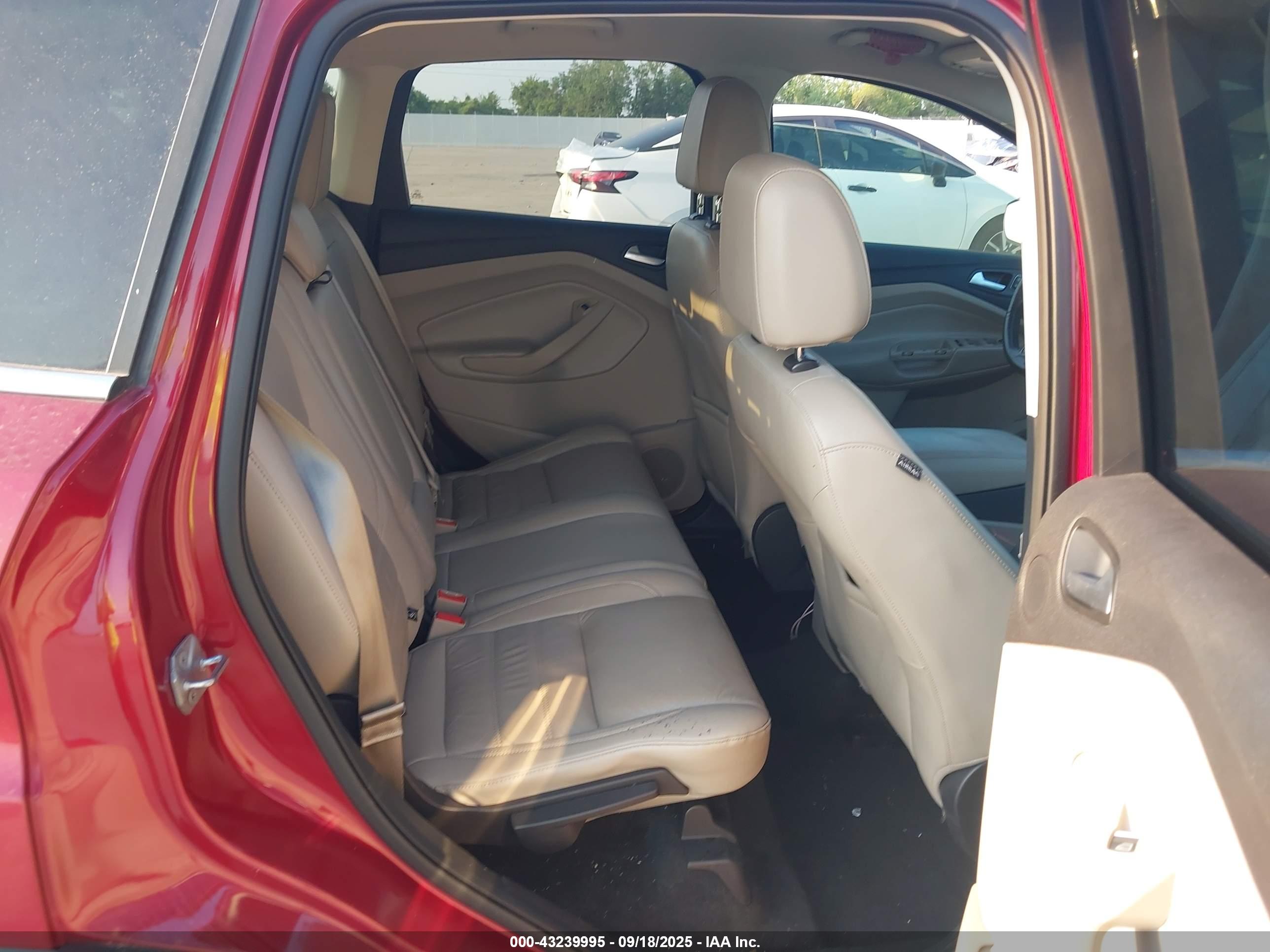 FORD ESCAPE image 8