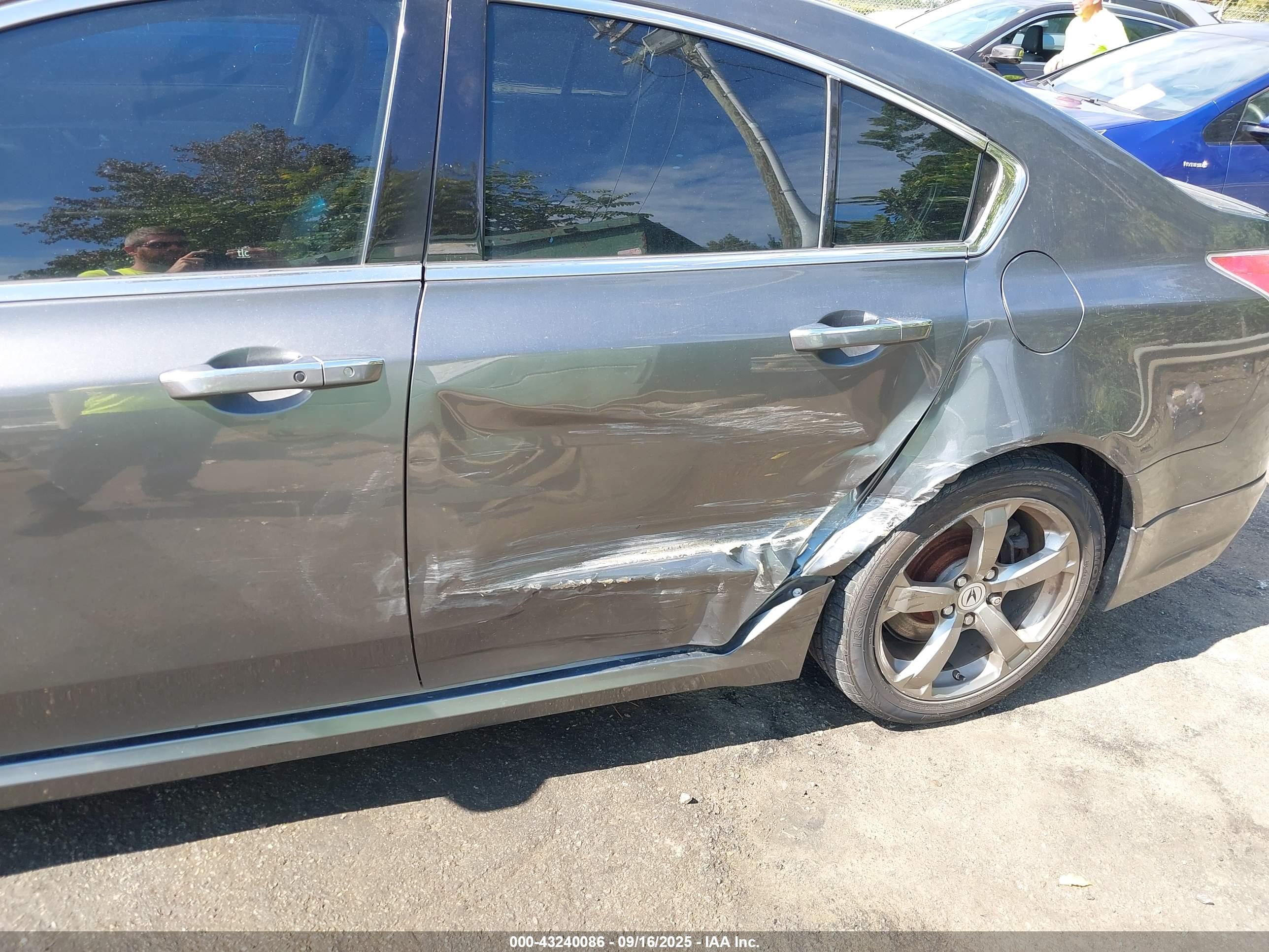 ACURA TL image 6