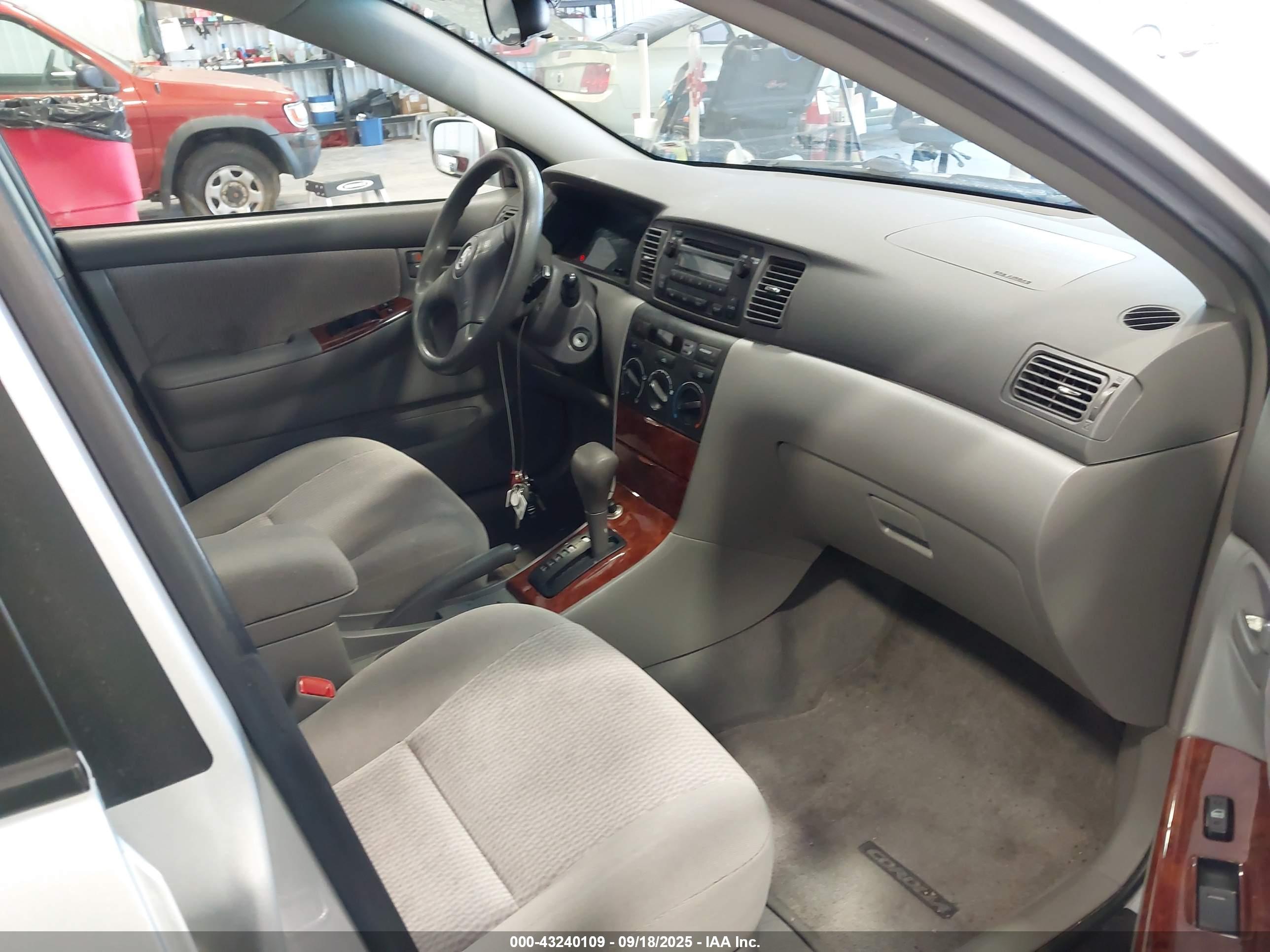 TOYOTA COROLLA image 5