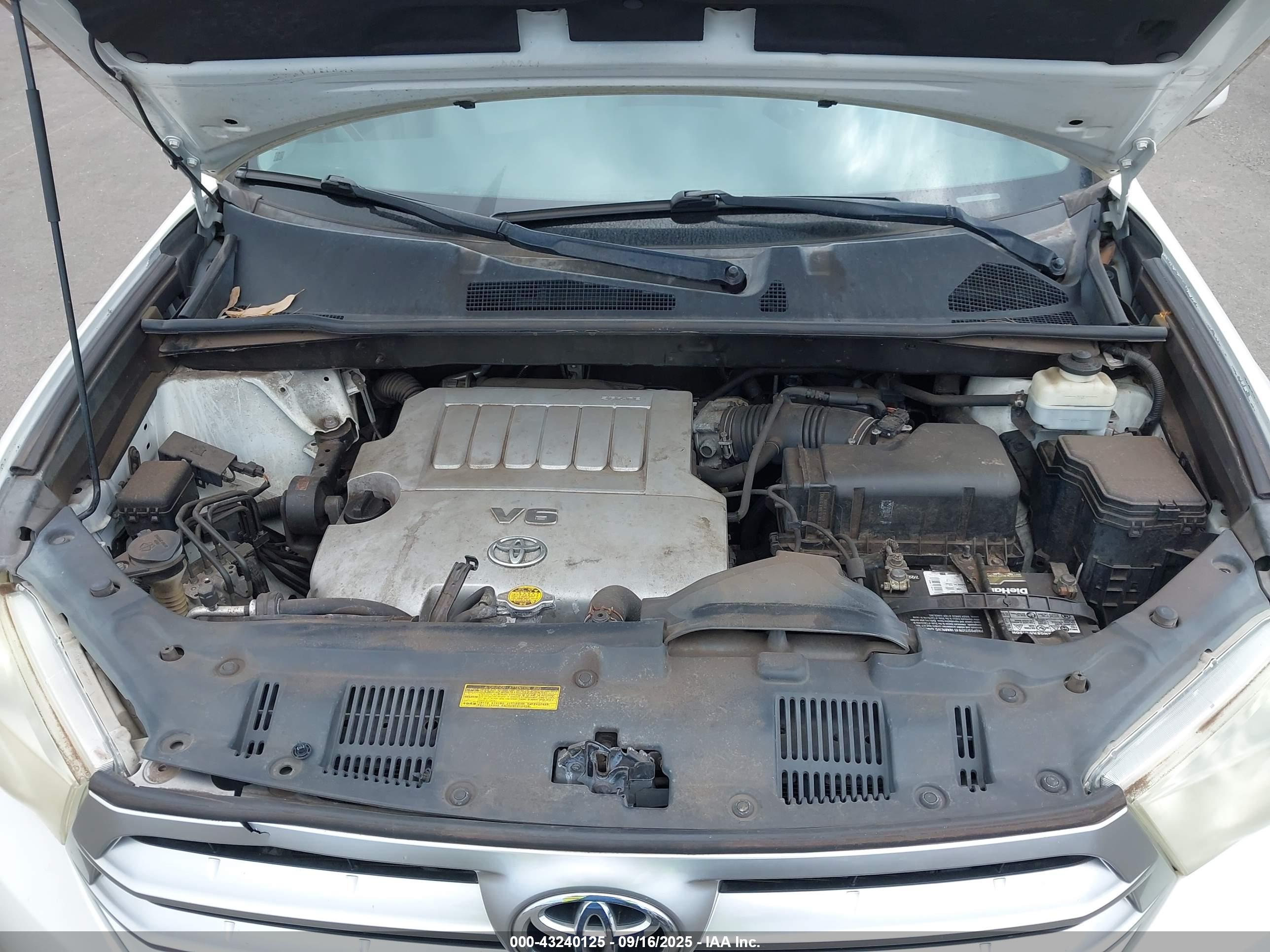 TOYOTA HIGHLANDER image 10