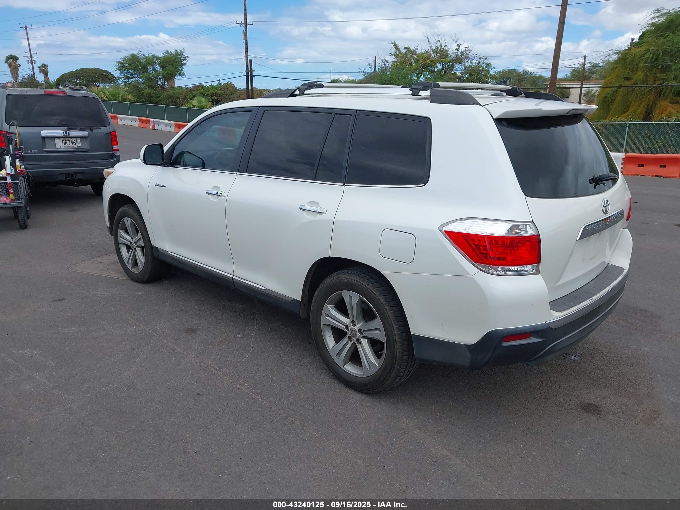 TOYOTA HIGHLANDER image 3